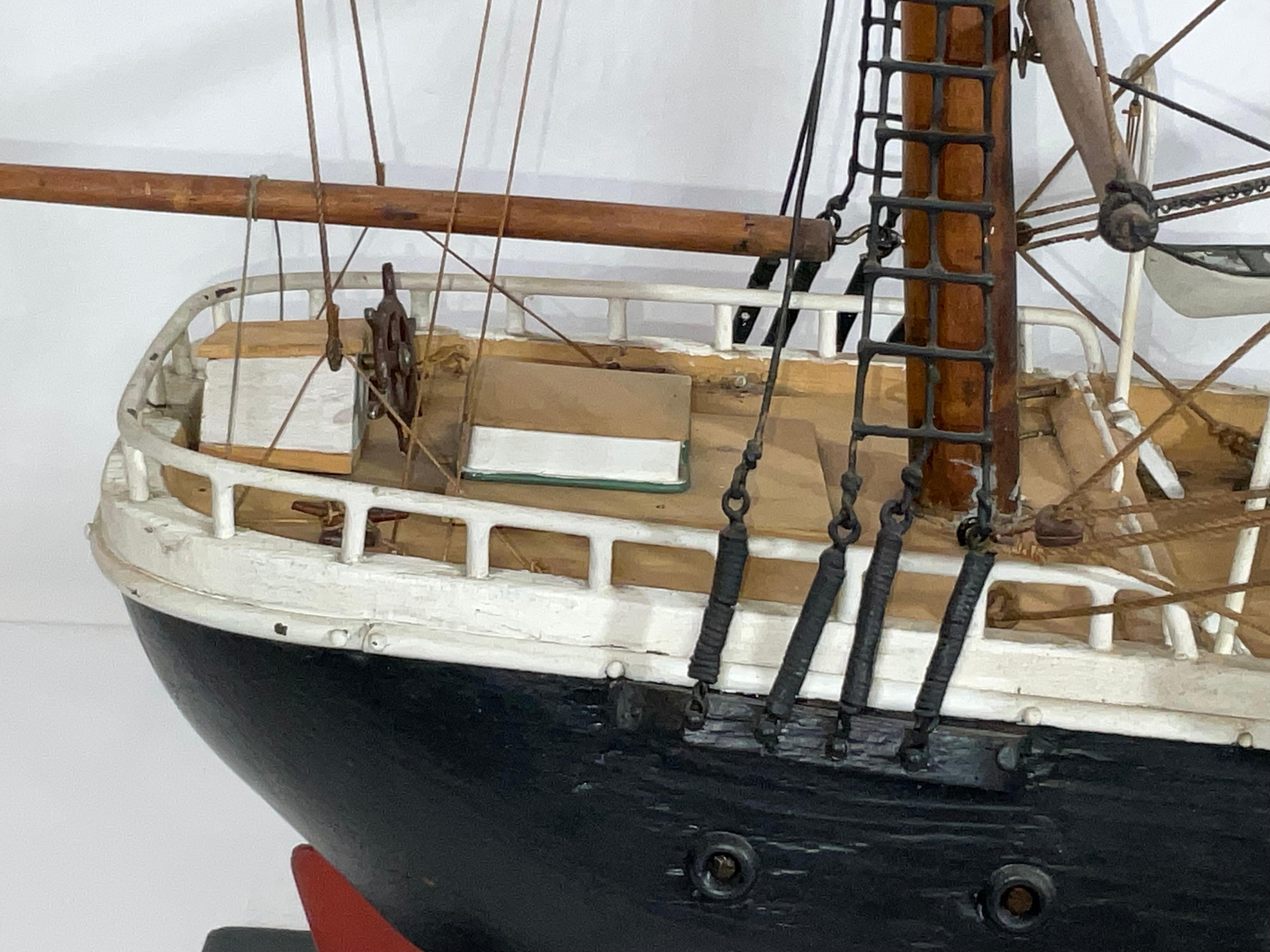 Modèle ancien de la barque à voile Argo en vente 2