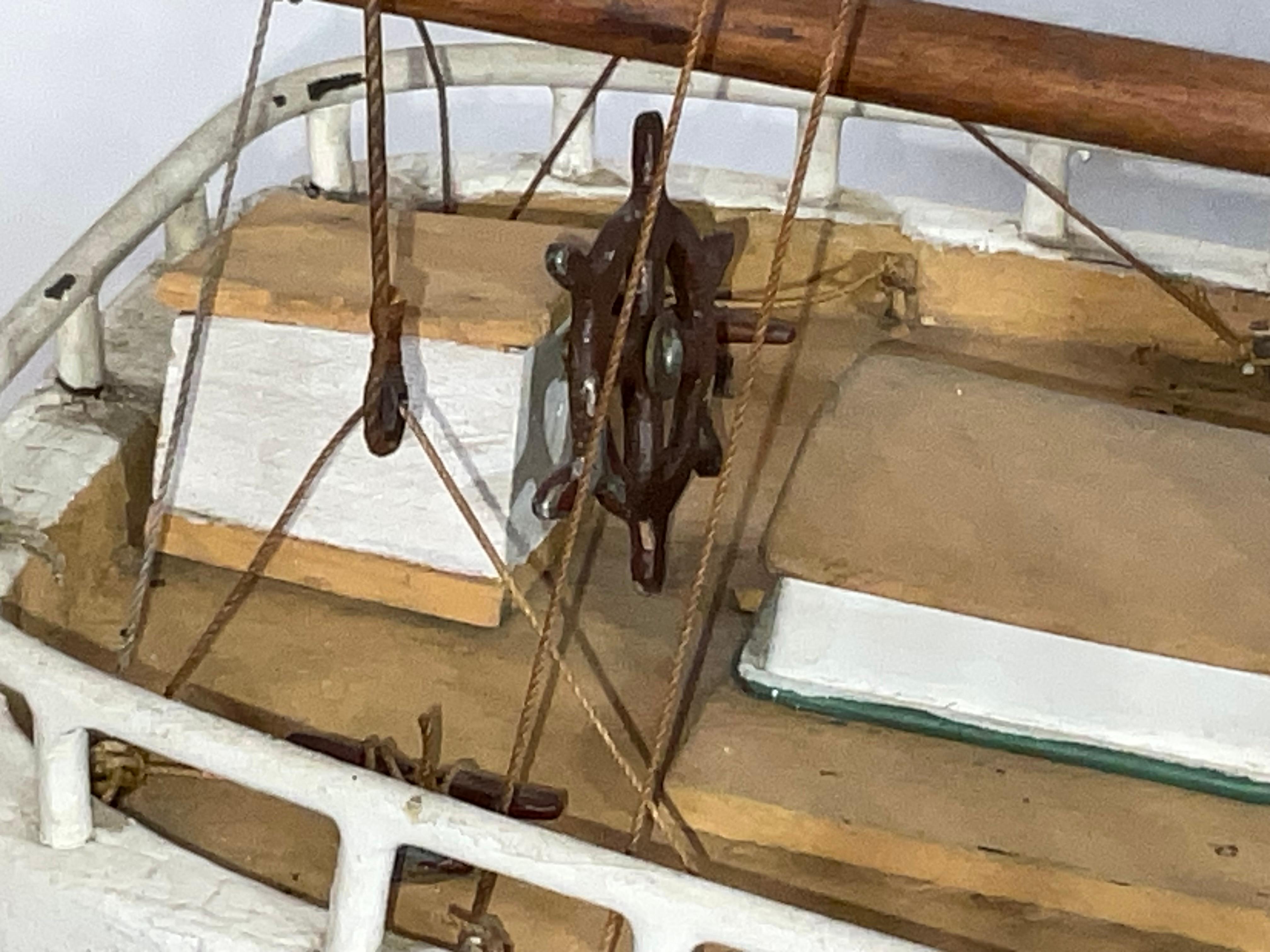 Modèle ancien de la barque à voile Argo en vente 3