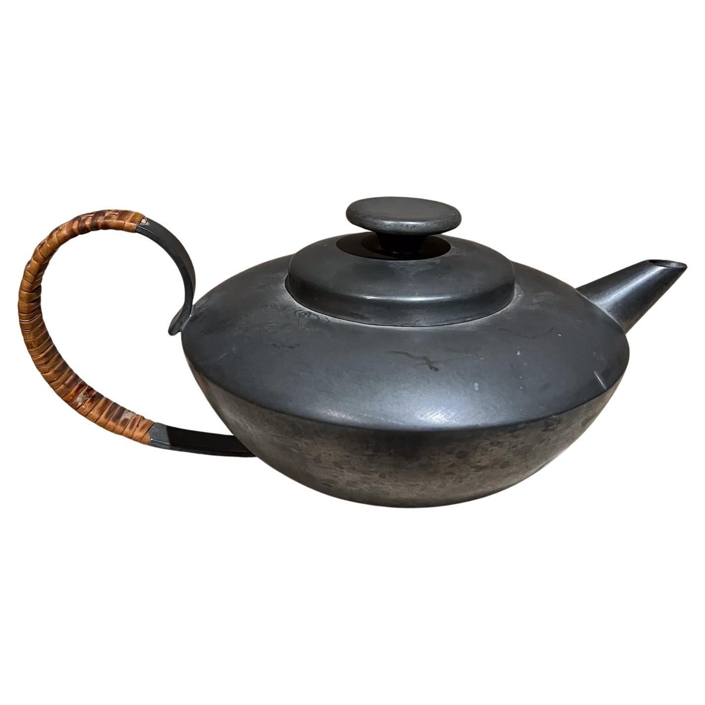 Art déco Antique Théière Moderniste en Etain Canne Poignée Enveloppée en vente