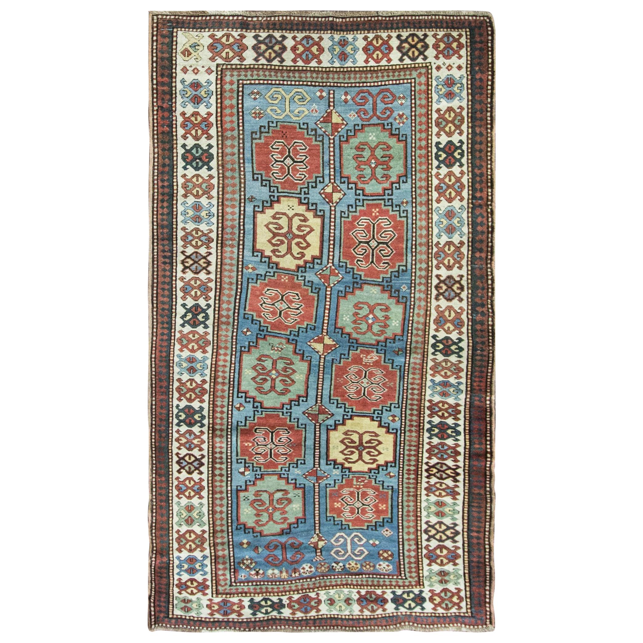 Antiker marokkanischer Moghan-Kazak-Teppich