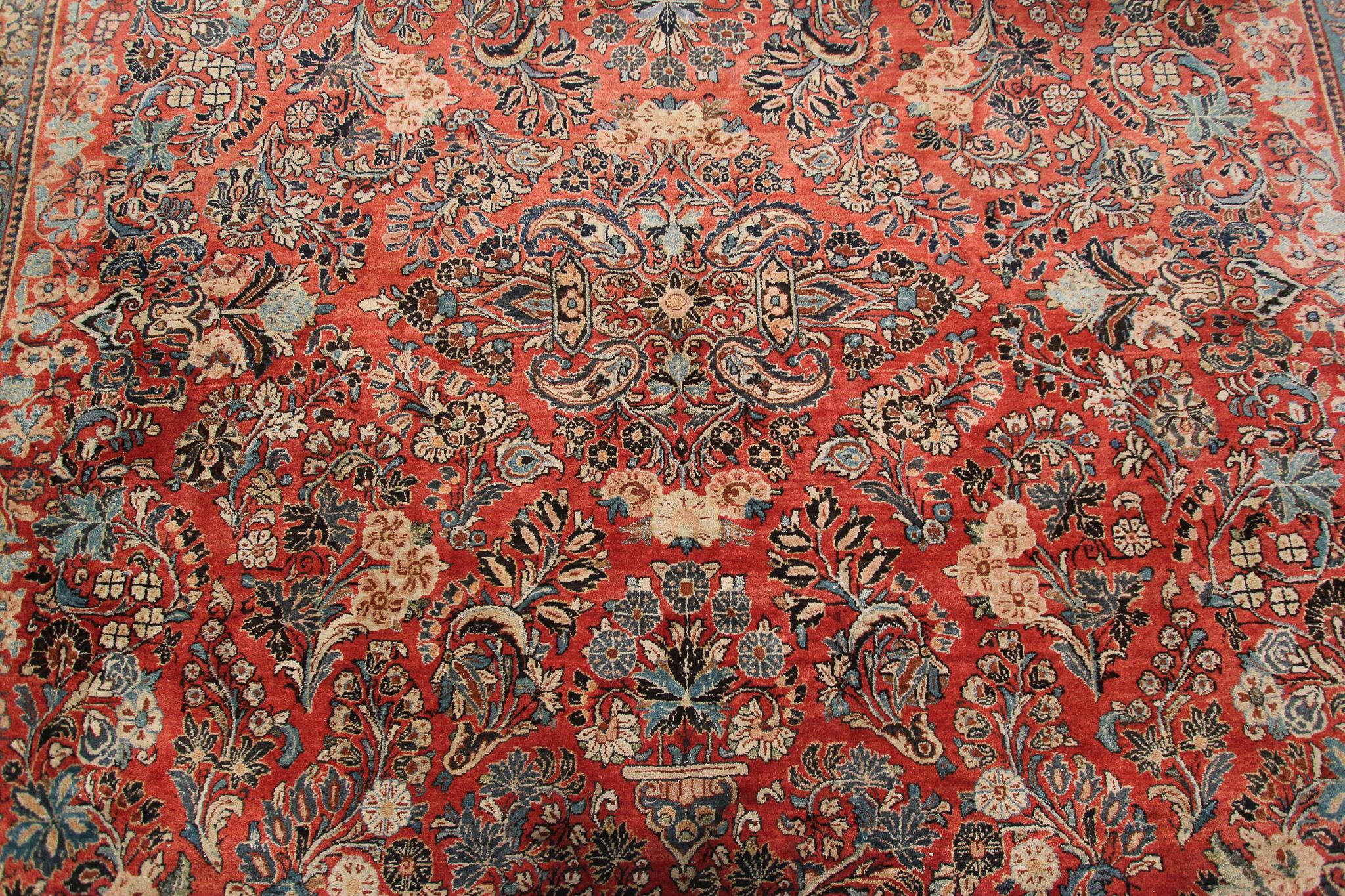 Antique Mohajeran Rug Antique Persian Rug Geometric Floral For Sale 2