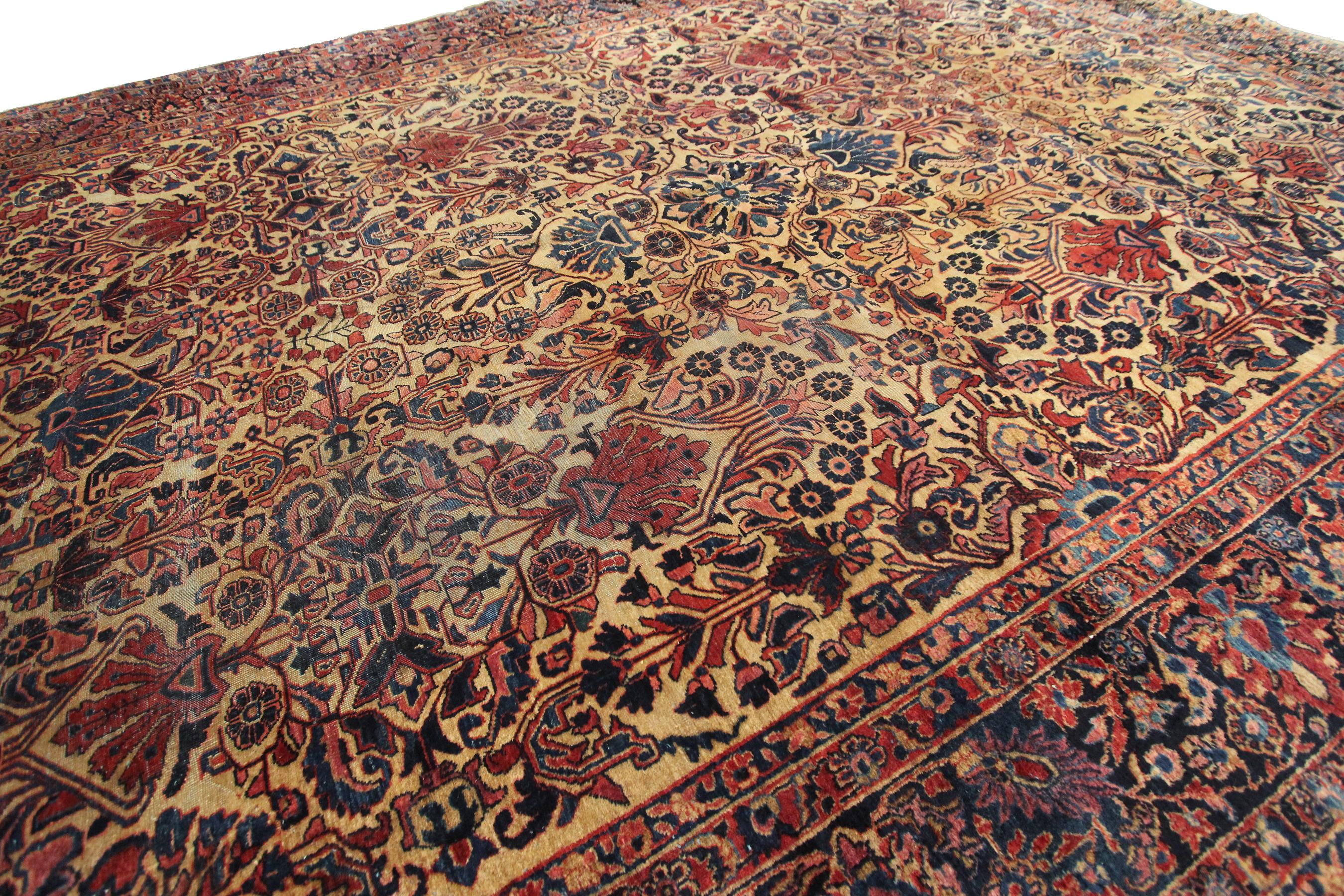 Estate antique rug Mohajeran rug rare gold oriental 

9' x 12' 

274cm x 365cm 

Circa 1890

