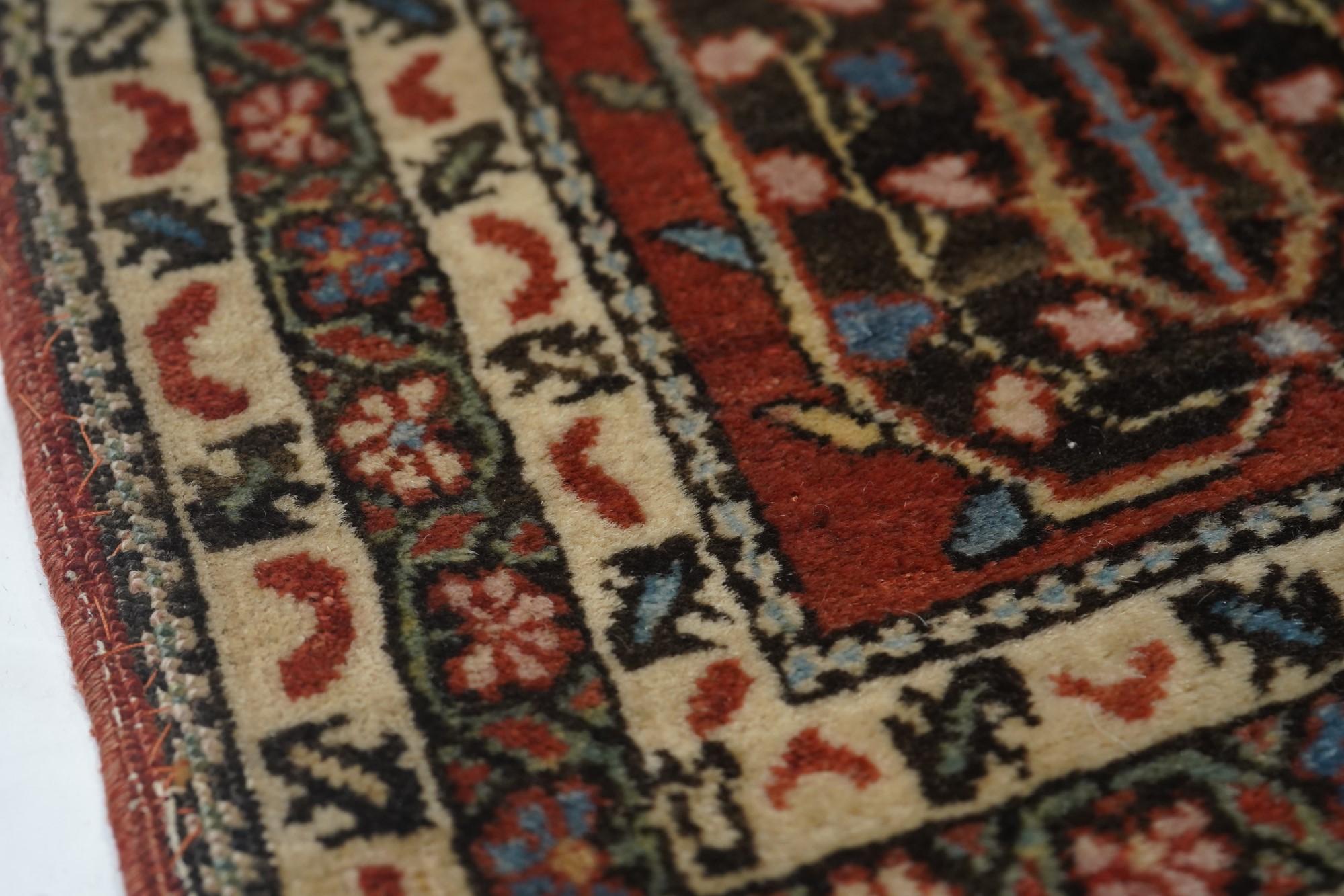 Antique Mohajeran Sarouk Rug For Sale 1