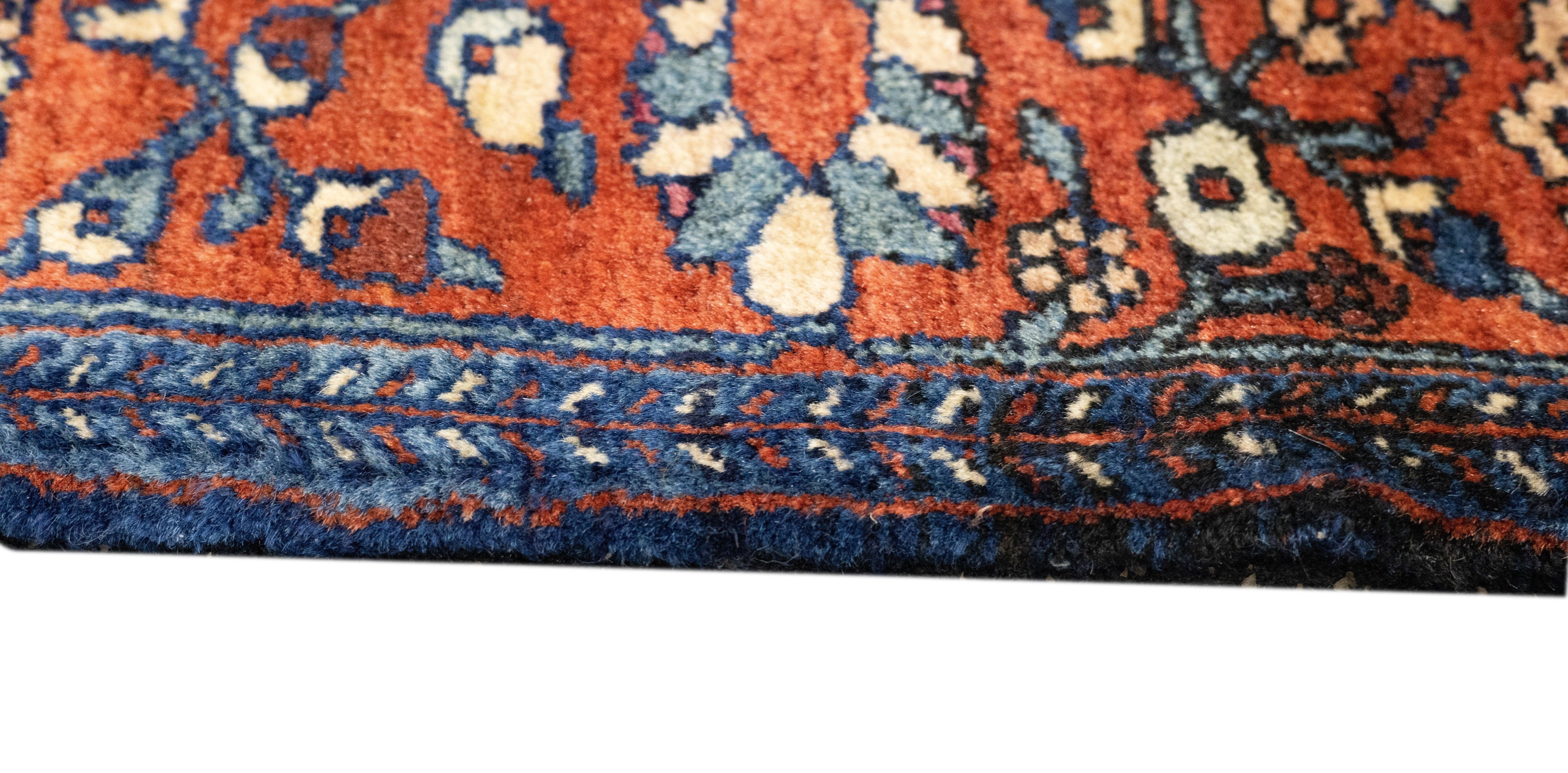 Antiker Mohajeran Sarouk-Teppich 3'9'' x 4'11'' (Wolle) im Angebot