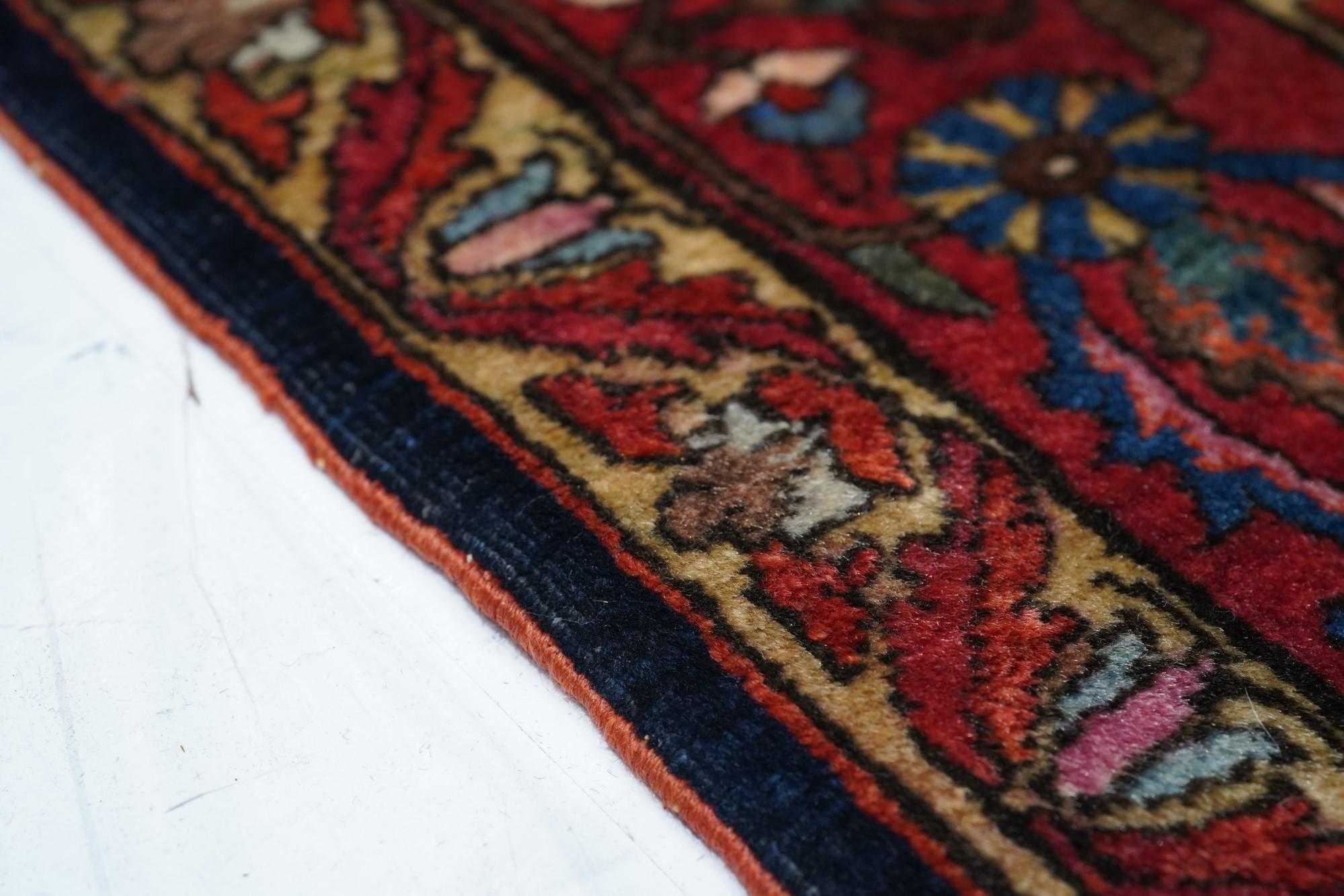 Tapis Mohajeran Sarouk antique 4'4'' x 6'4'' Excellent état - En vente à New York, NY