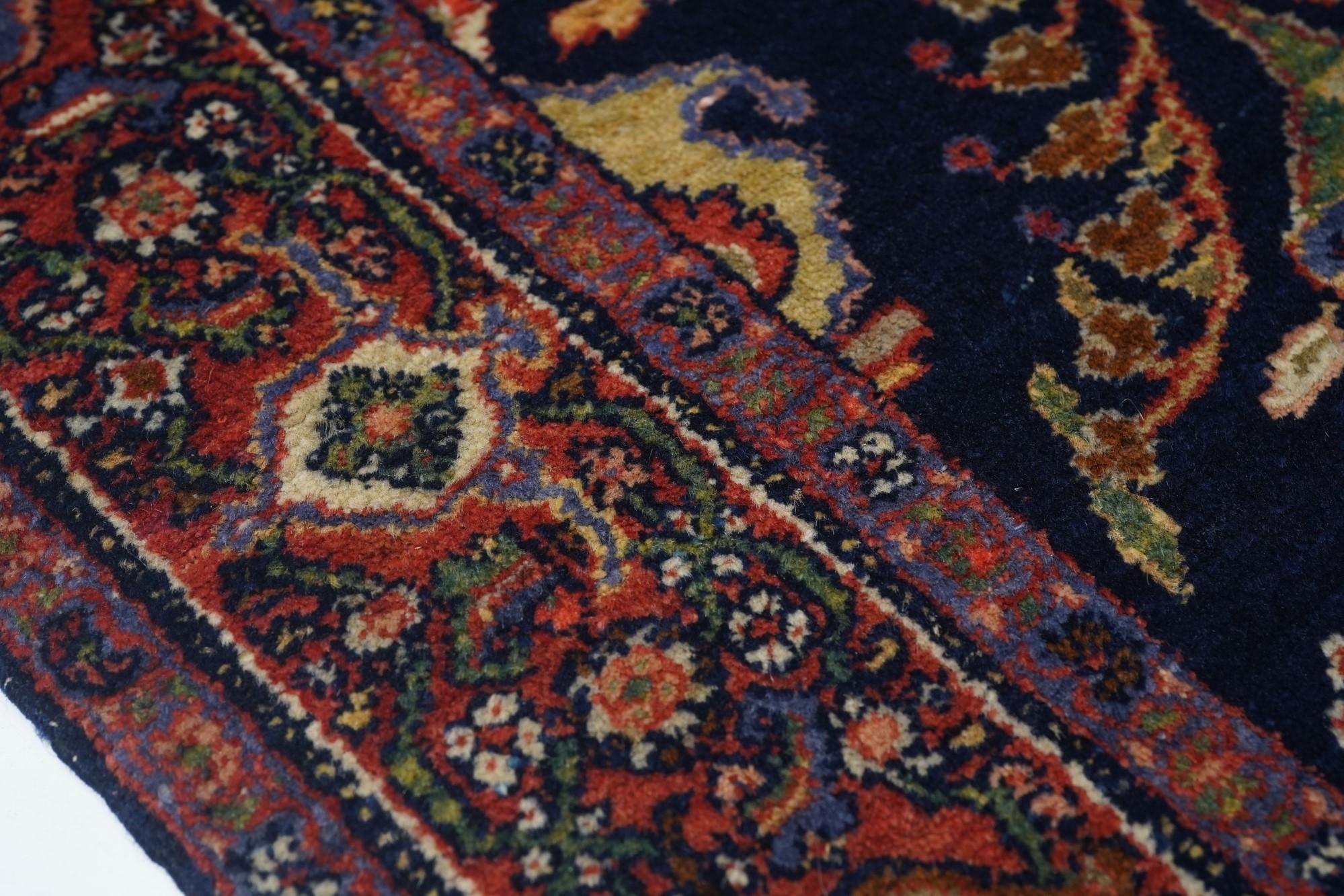 Antique Mohajeran Sarouk Rug 4'5'' x 6'8'' In Excellent Condition For Sale In New York, NY