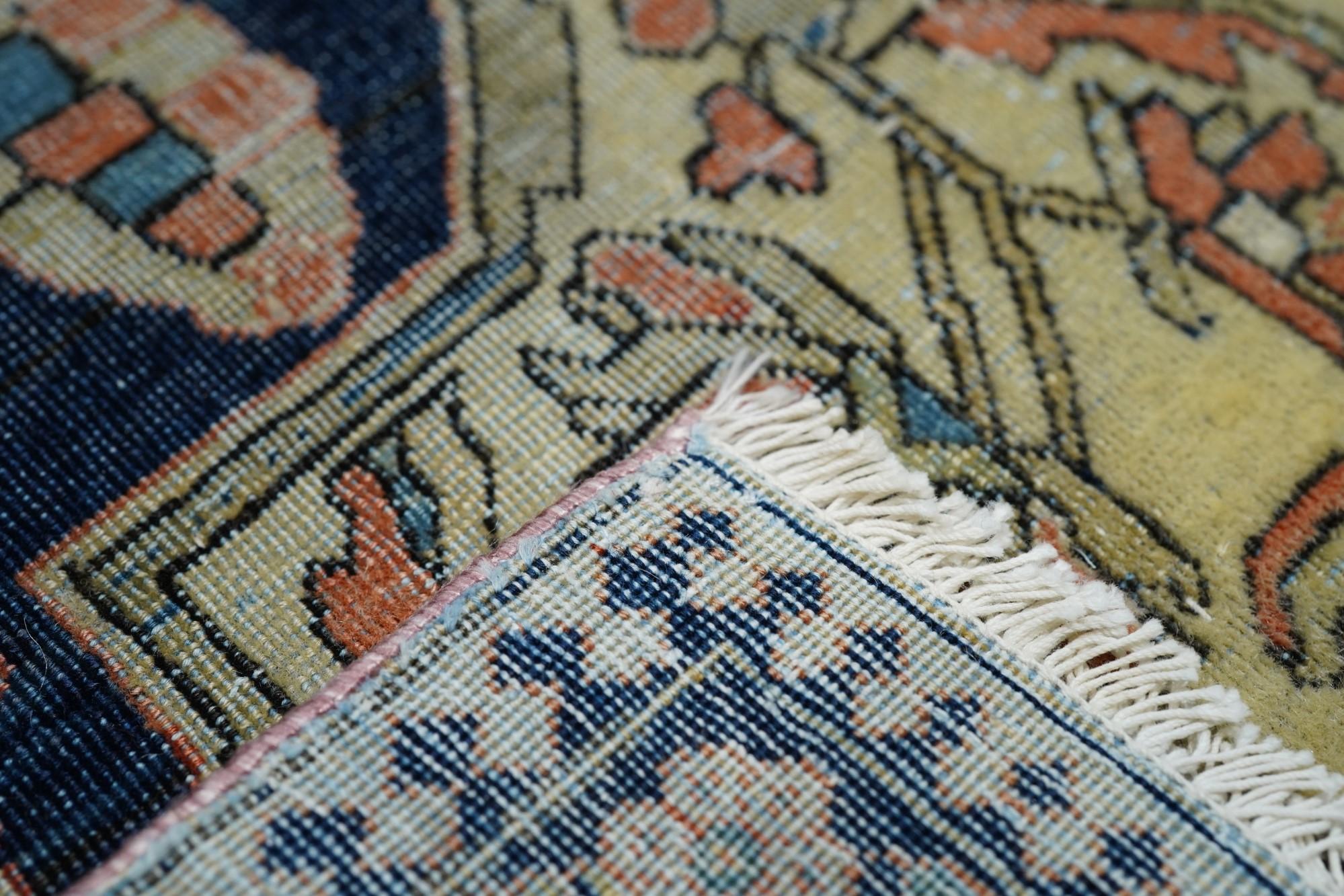 Antiker Mohtasham Kashan-Teppich 3'11'' x 6'7'' im Angebot 9