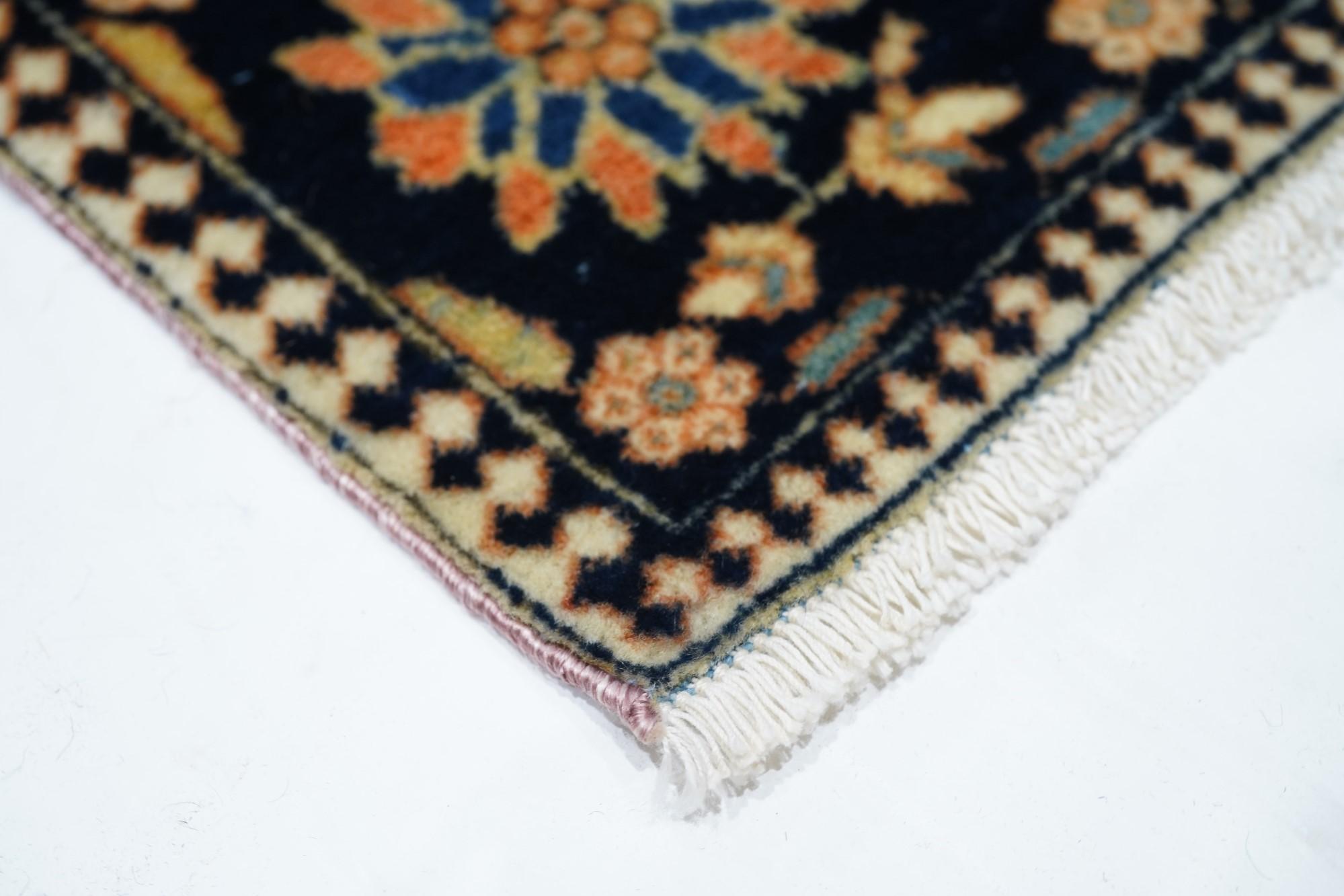 Antiker Mohtasham Kashan-Teppich 3'11'' x 6'7'' (Persisch) im Angebot