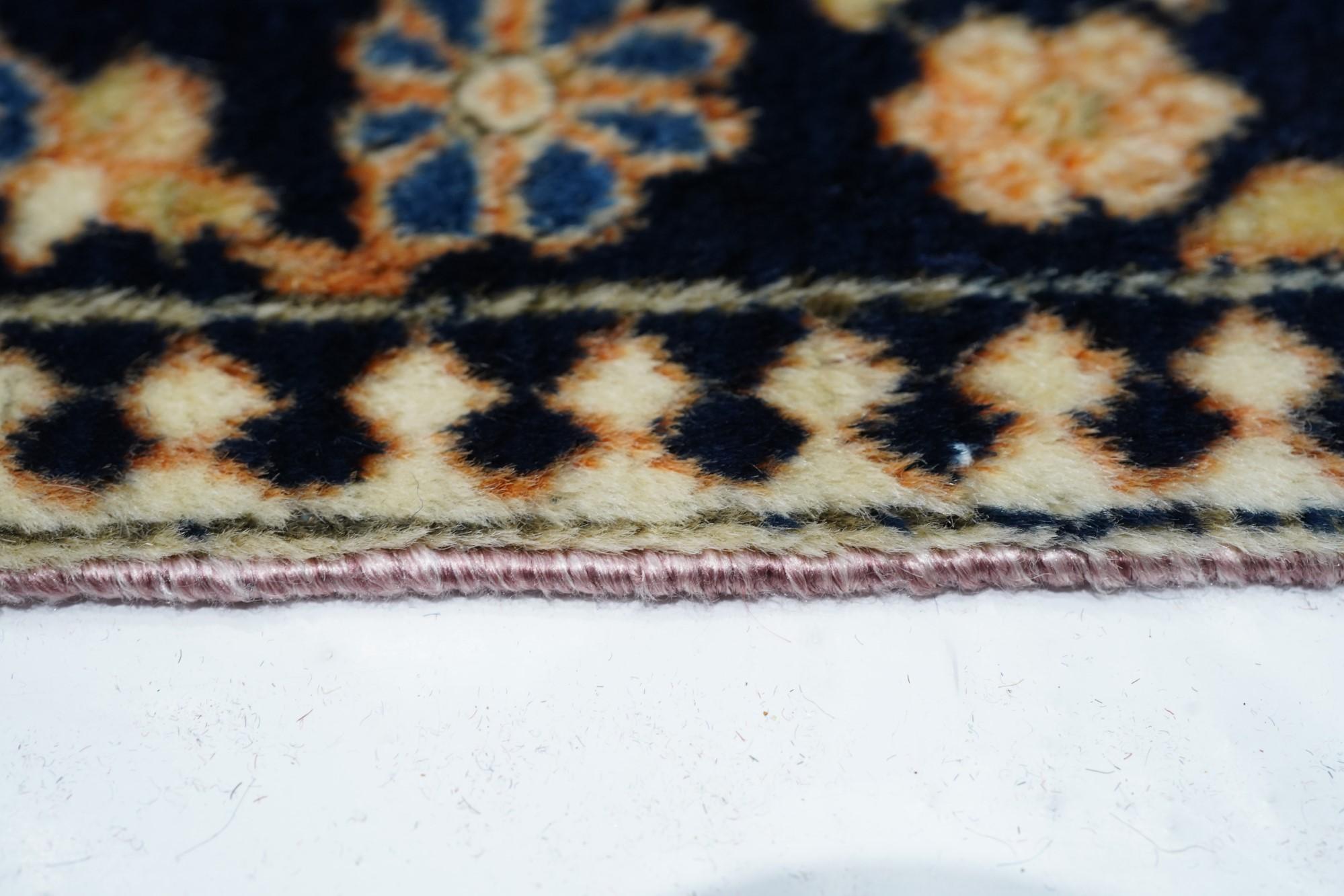 Antiker Mohtasham Kashan-Teppich 3'11'' x 6'7'' im Zustand „Gut“ im Angebot in New York, NY