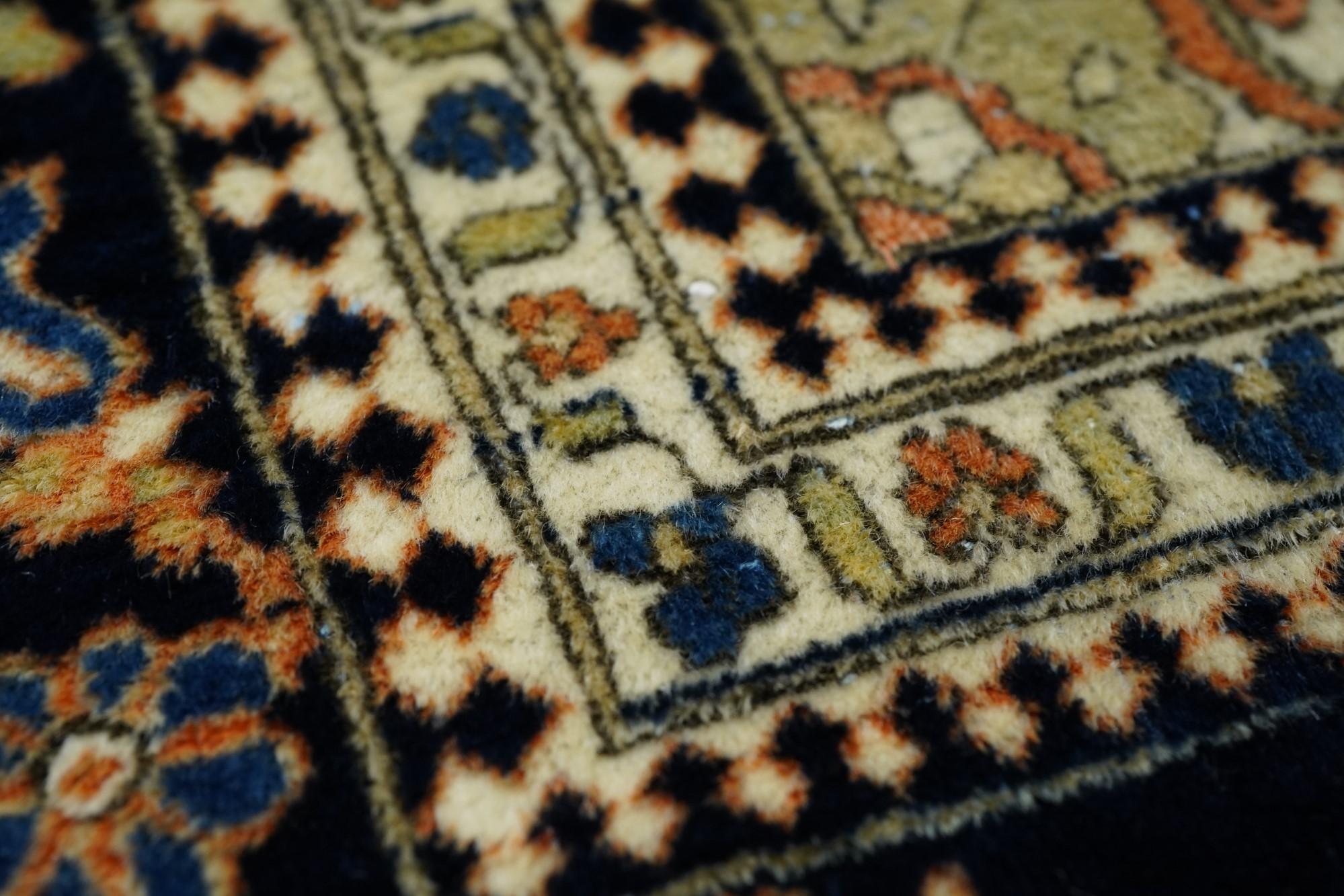 Antiker Mohtasham Kashan-Teppich 3'11'' x 6'7'' im Angebot 1