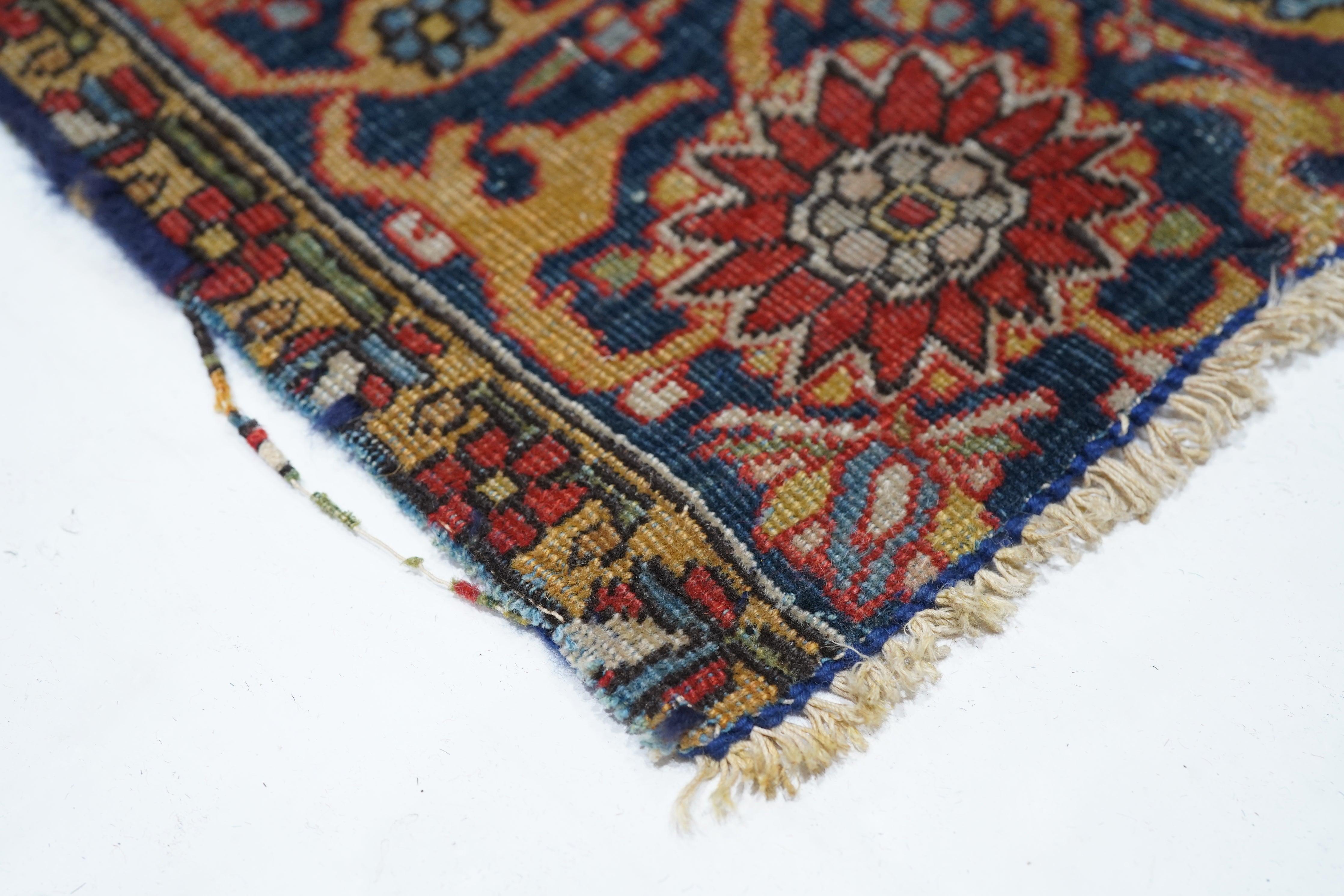 Antiker Mohtasham Kashan-Teppich 4'0'' x 6'2'' im Zustand „Gut“ im Angebot in New York, NY