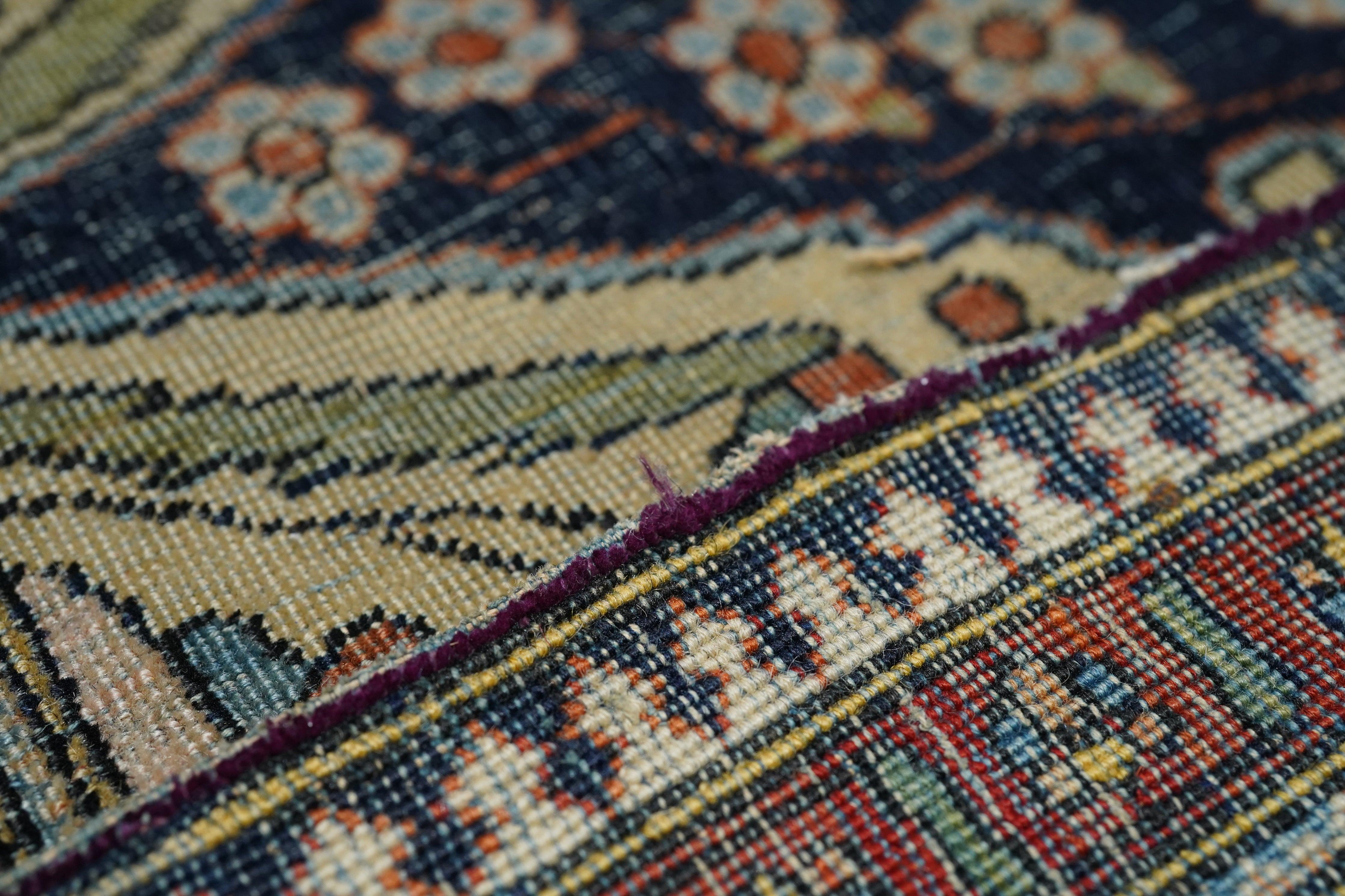 Antiker Mohtasham Kashan-Teppich 4'1'' x 6'8'' (Handgeknüpft) im Angebot