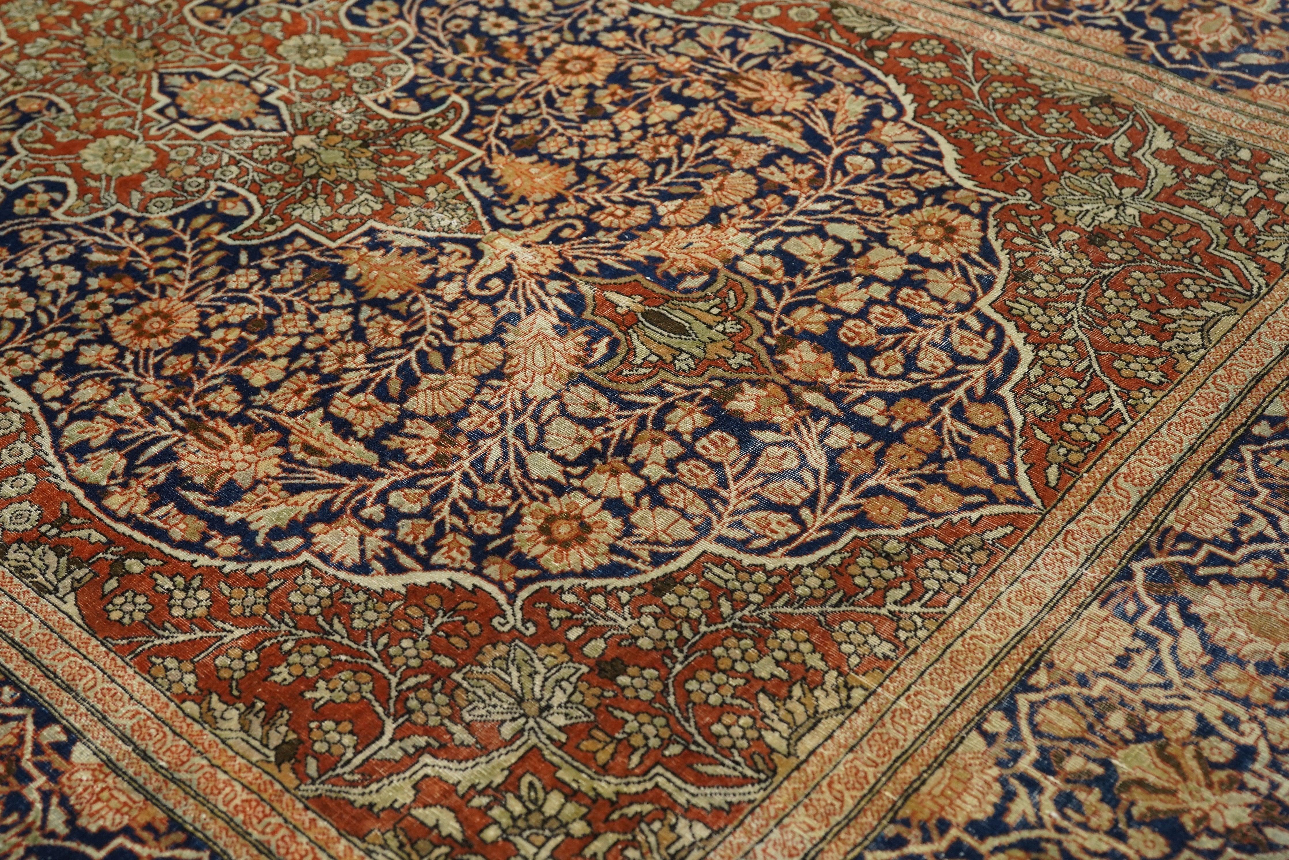 Antiker Mohtasham Kashan-Teppich 4'3'' x 6'9'' (19. Jahrhundert) im Angebot