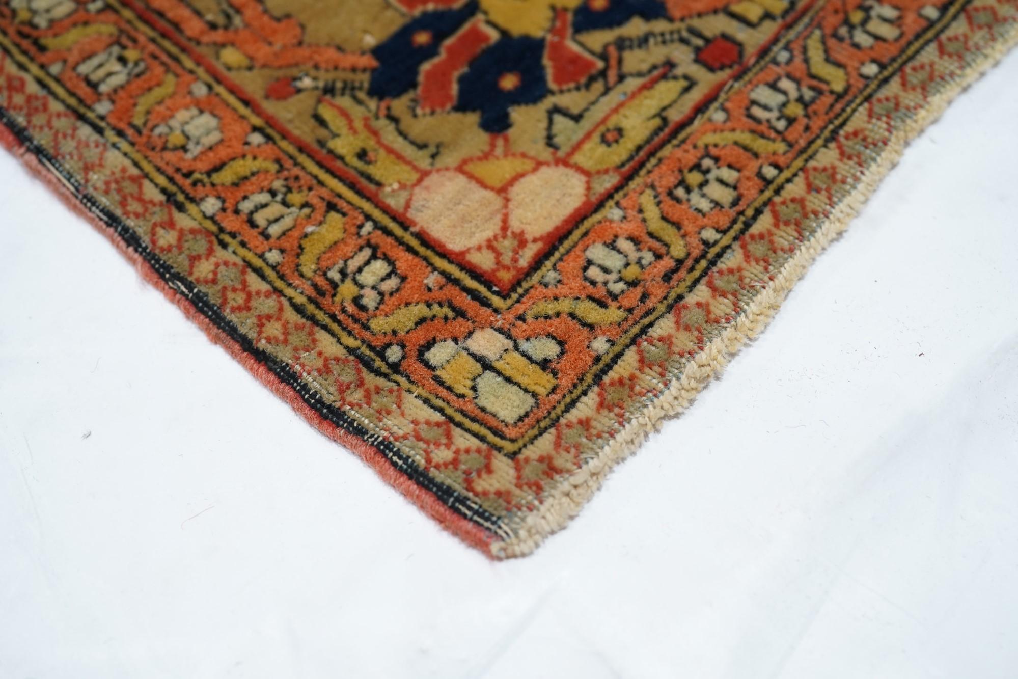 Antique Mohtasham Kashan Rug In Distressed Condition For Sale In New York, NY