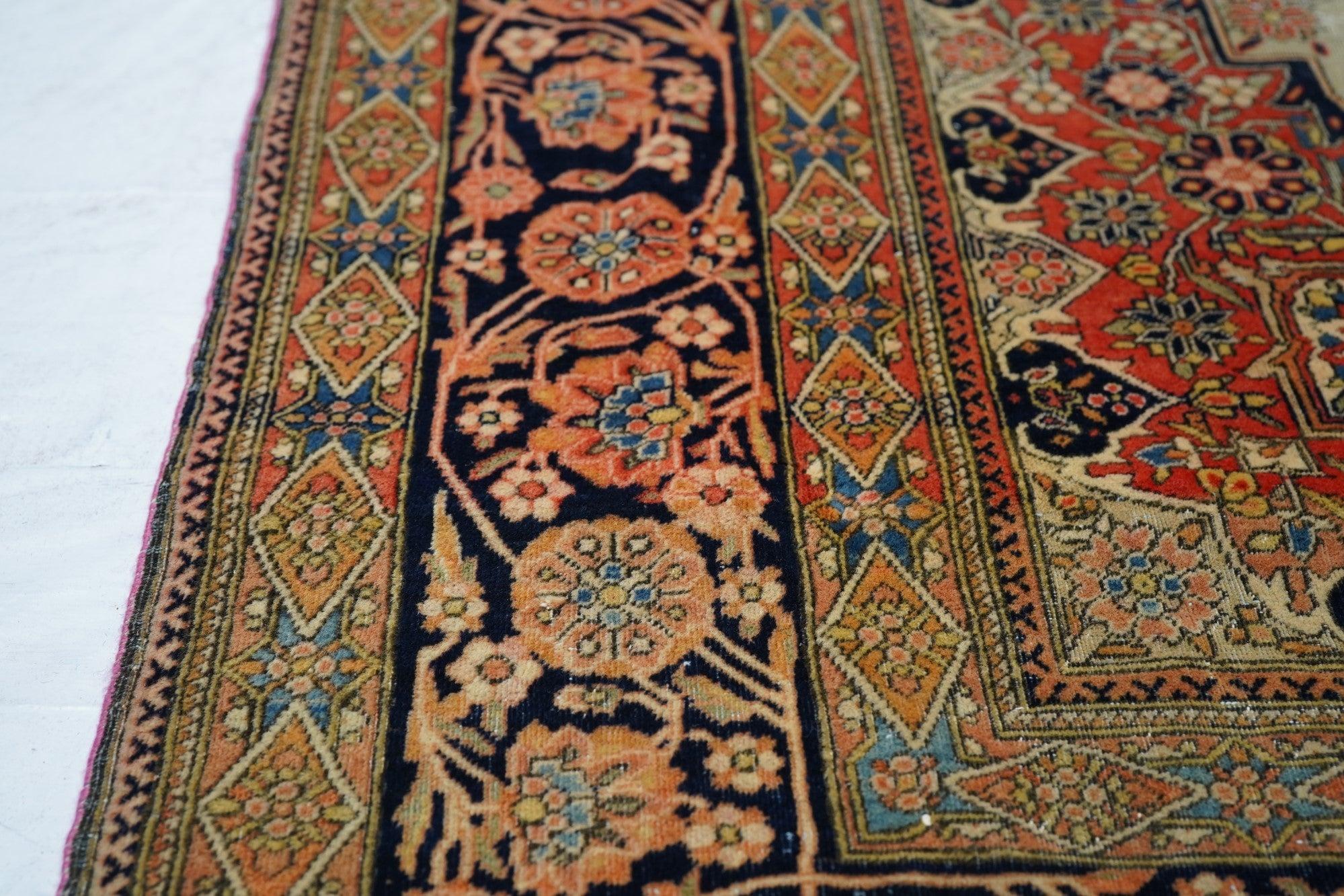 Antiker Mohtasham Kashan-Teppich 4'6'' x 6'6'' (Persisch) im Angebot