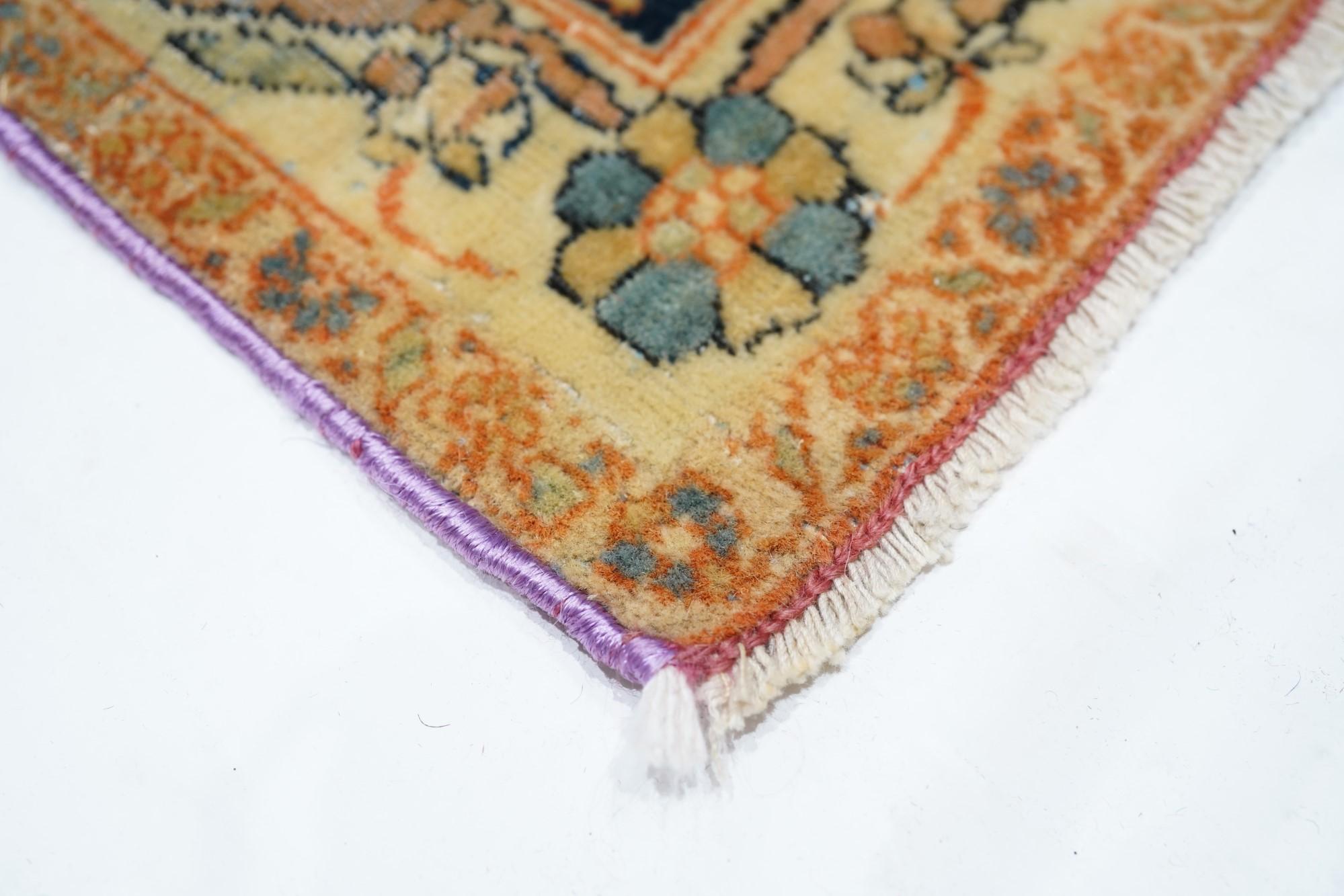 Antique Mohtasham Kashan Rug In Good Condition For Sale In New York, NY