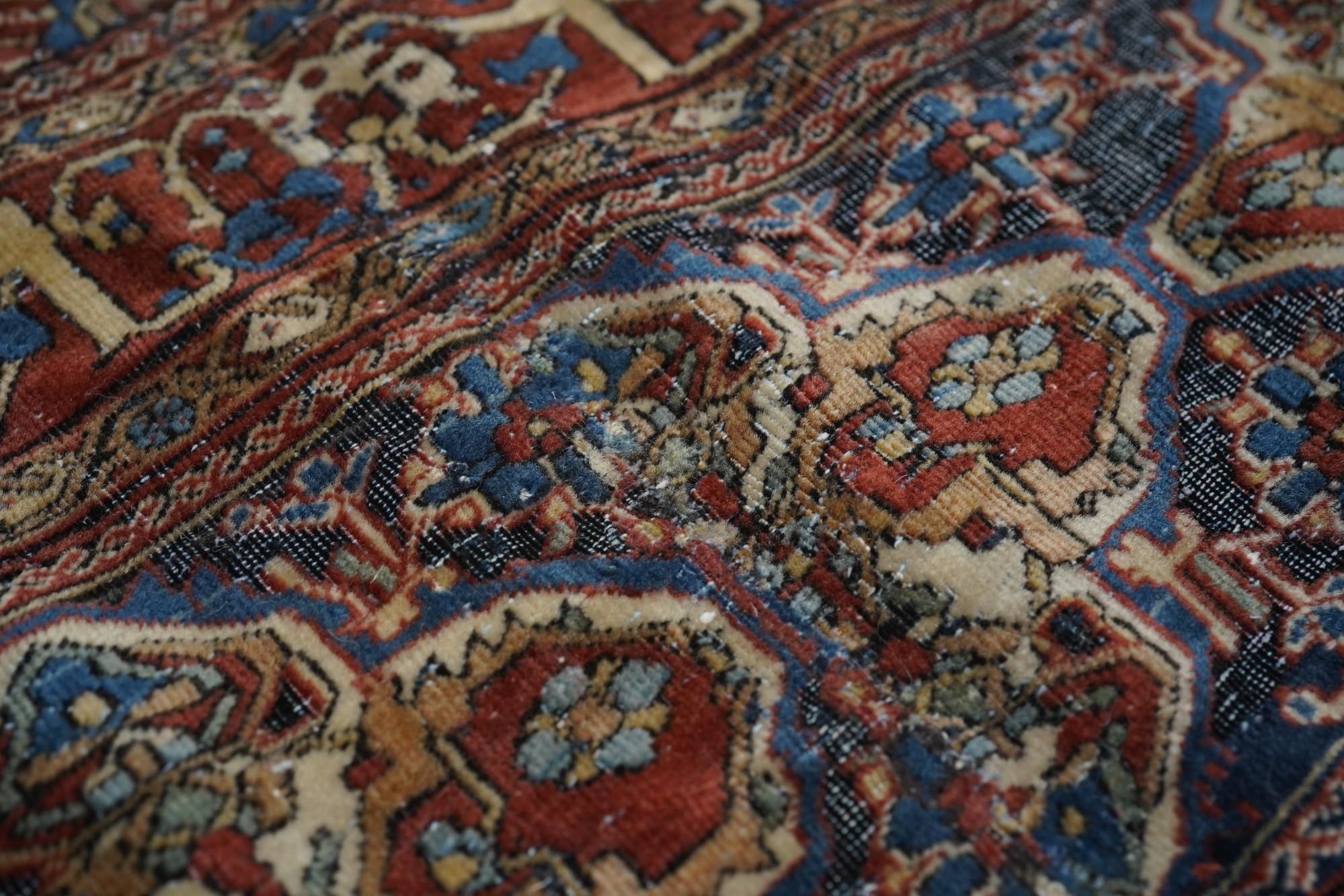 Antiker Mohtasham Kashan-Teppich 7'5'' x 10'1'' (Spätes 19. Jahrhundert) im Angebot