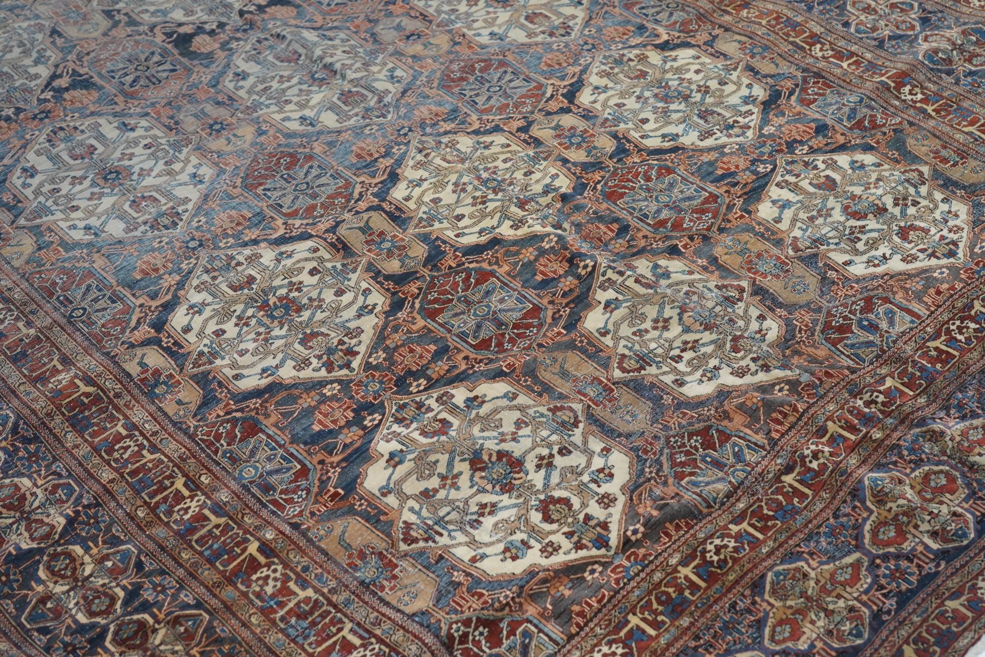 Antiker Mohtasham Kashan-Teppich 7'5'' x 10'1'' (Wolle) im Angebot