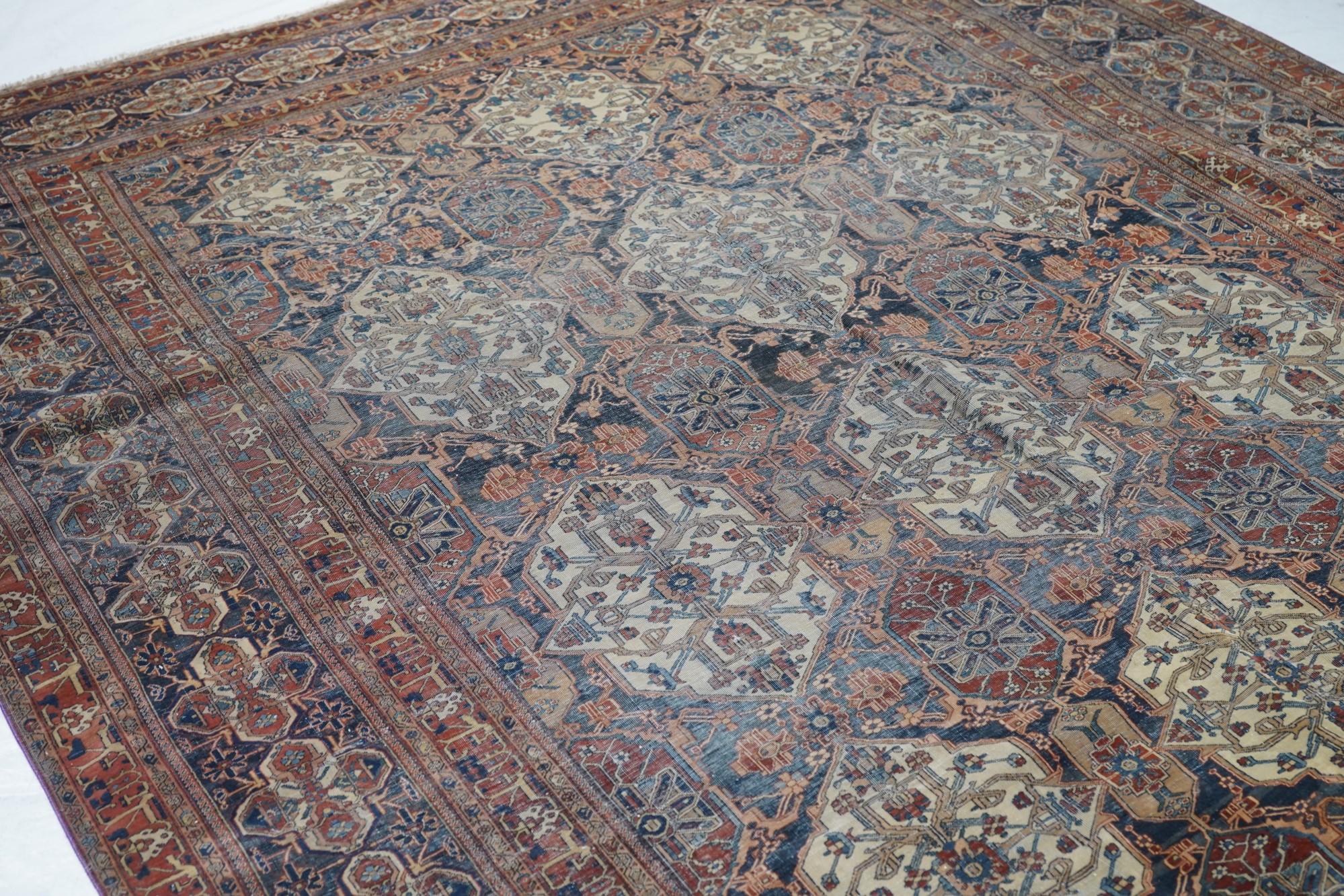 Antiker Mohtasham Kashan-Teppich 7'5'' x 10'1'' im Angebot 1