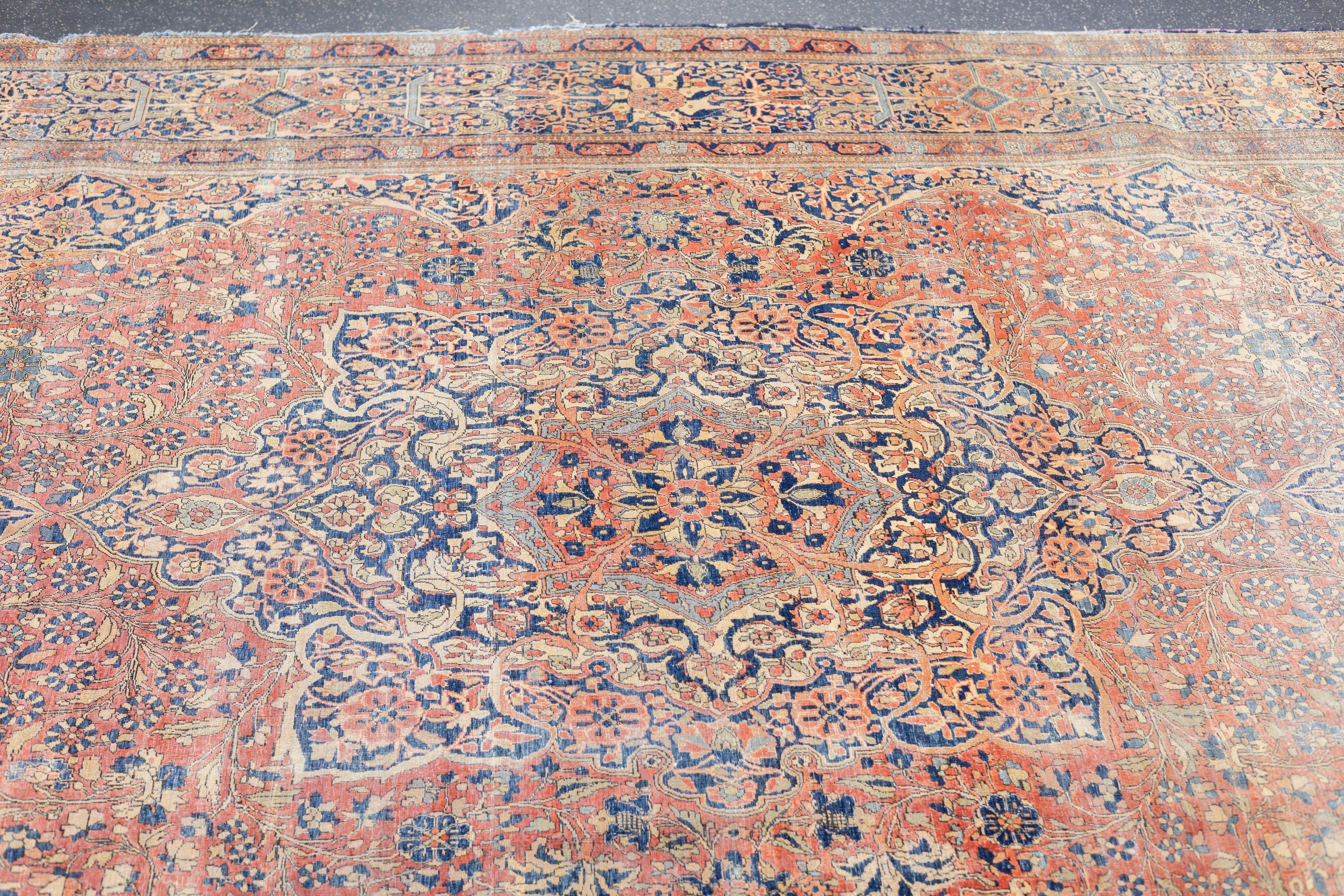Antiker Mohtasham Kashan-Teppich 7'5'' x 10'9'' im Zustand „Relativ gut“ im Angebot in New York, NY