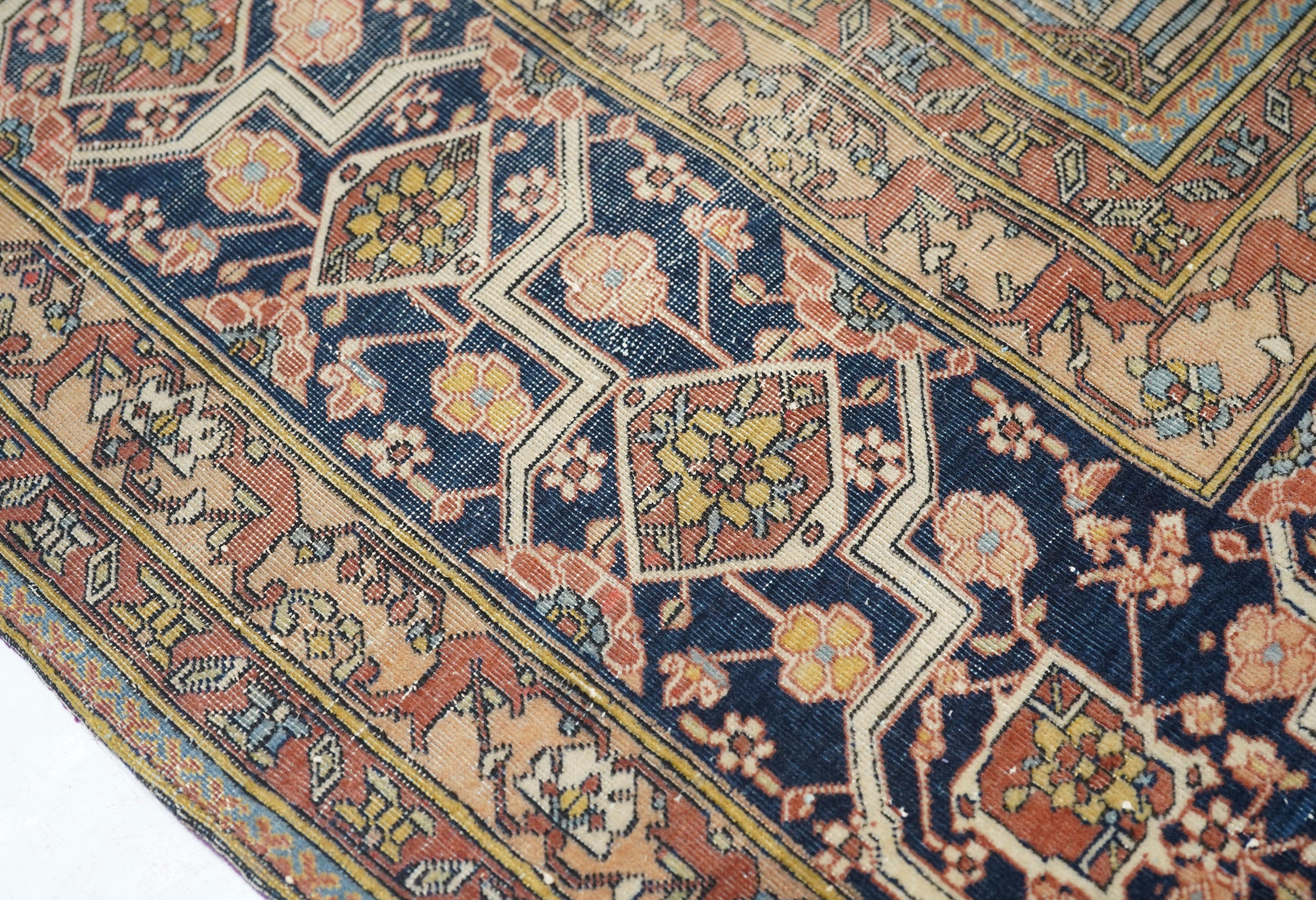 Antiker Mohtasham Kashan-Teppich 7'6'' x 10'3'' im Zustand „Gut“ im Angebot in New York, NY