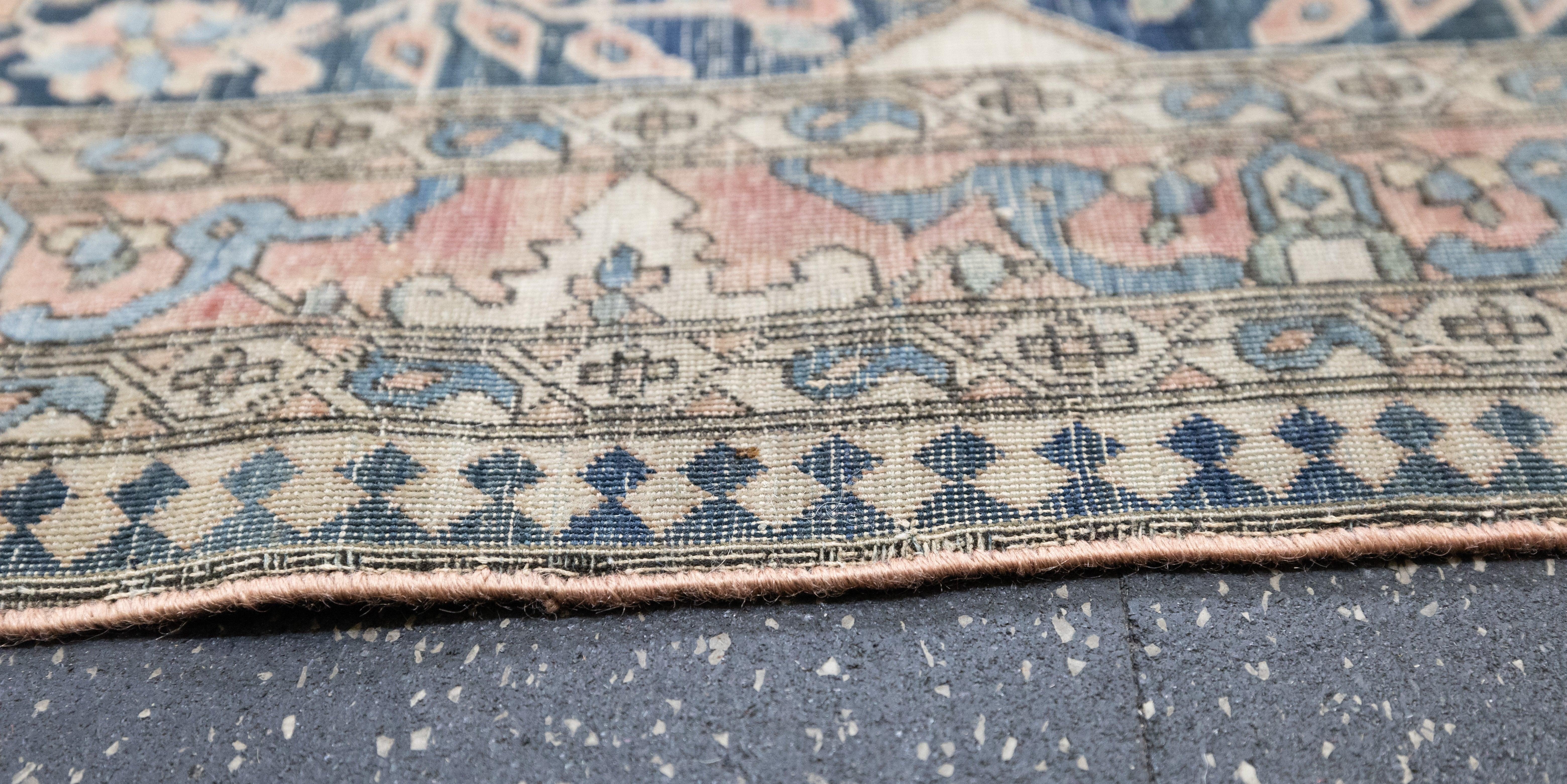Antiker Mohtasham Kashan-Teppich 7'6'' x 11'2'' (Handgeknüpft) im Angebot
