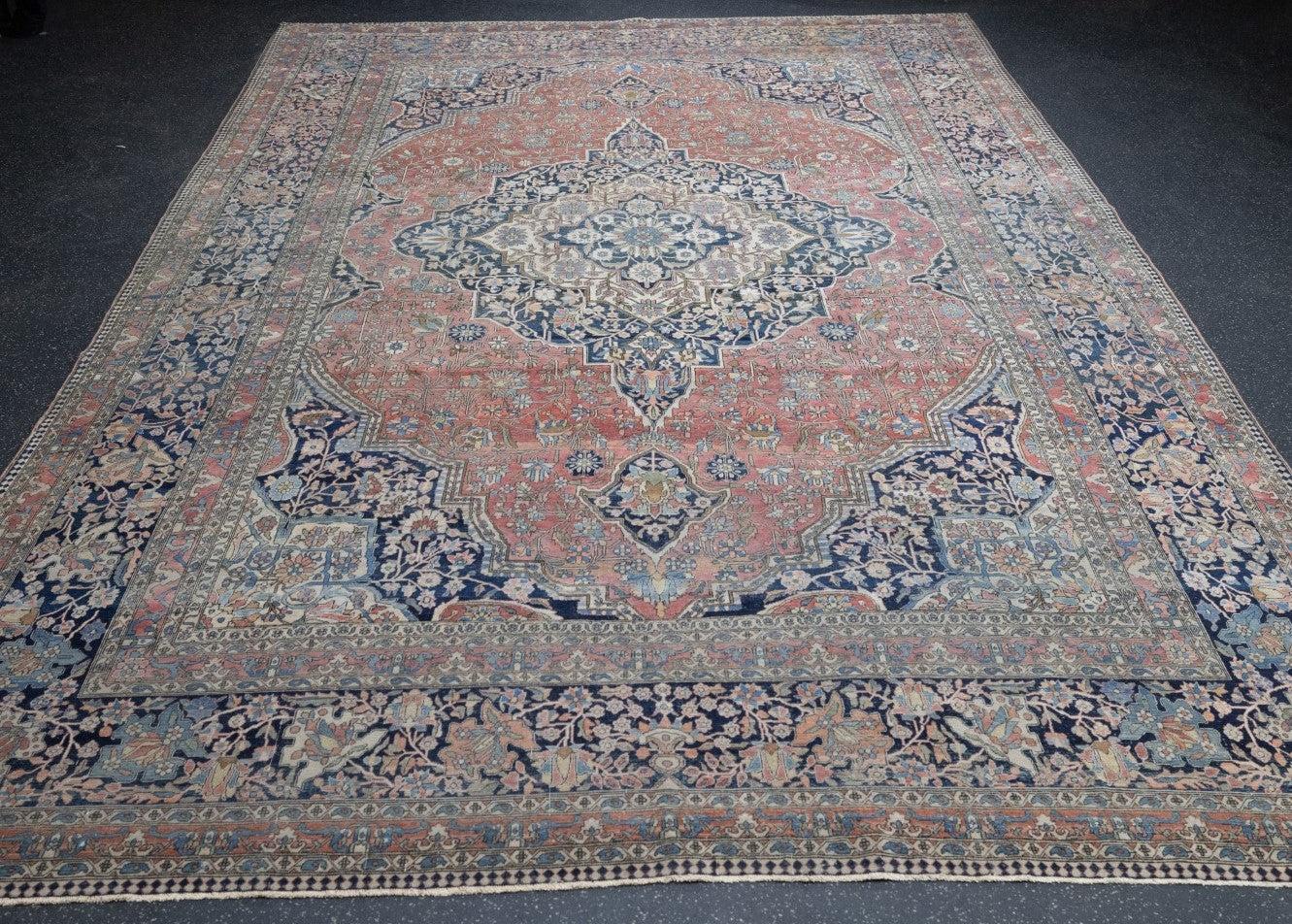 Antiker Mohtasham Kashan-Teppich 7'6'' x 11'2'' im Zustand „Gut“ im Angebot in New York, NY