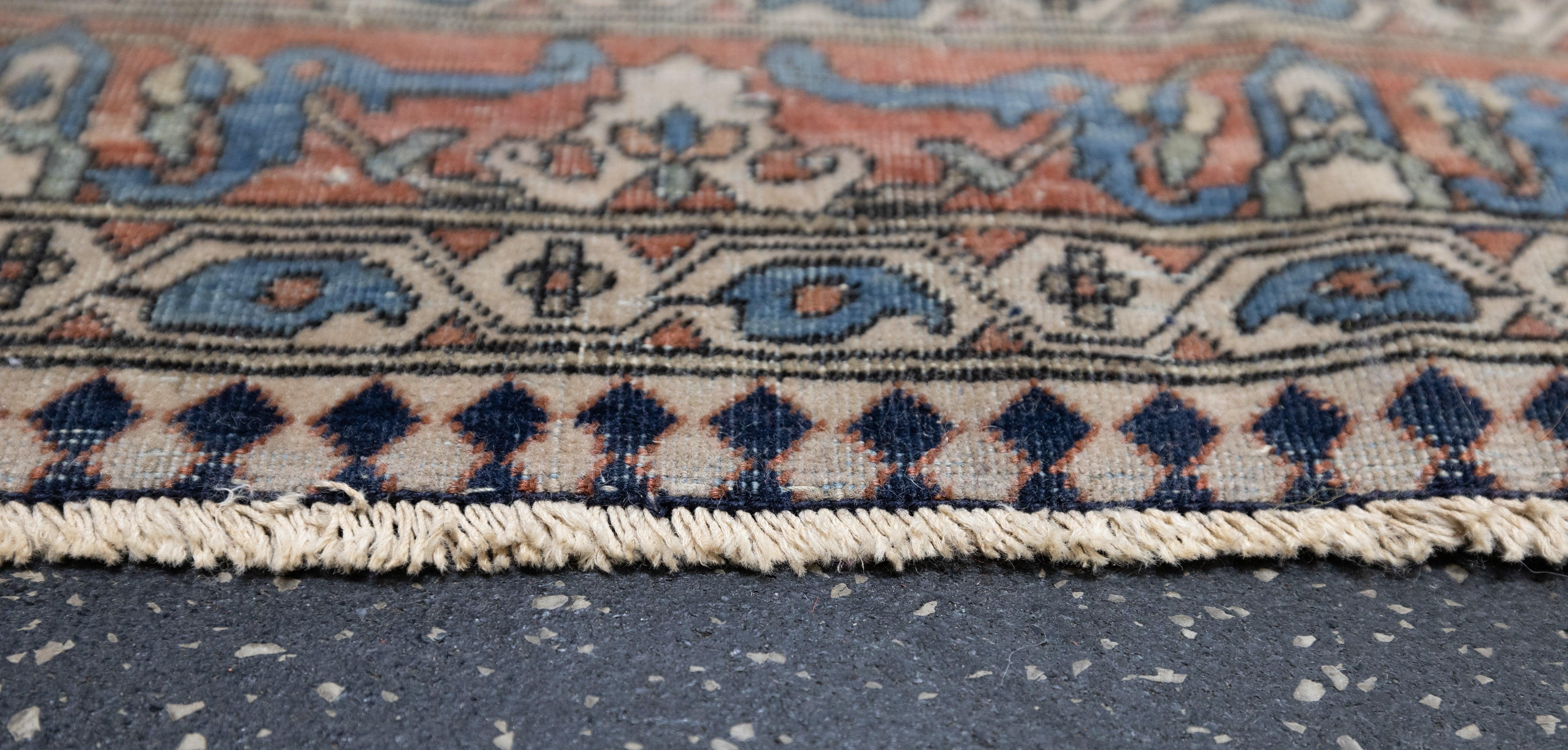 Antiker Mohtasham Kashan-Teppich 7'6'' x 11'2'' (19. Jahrhundert) im Angebot