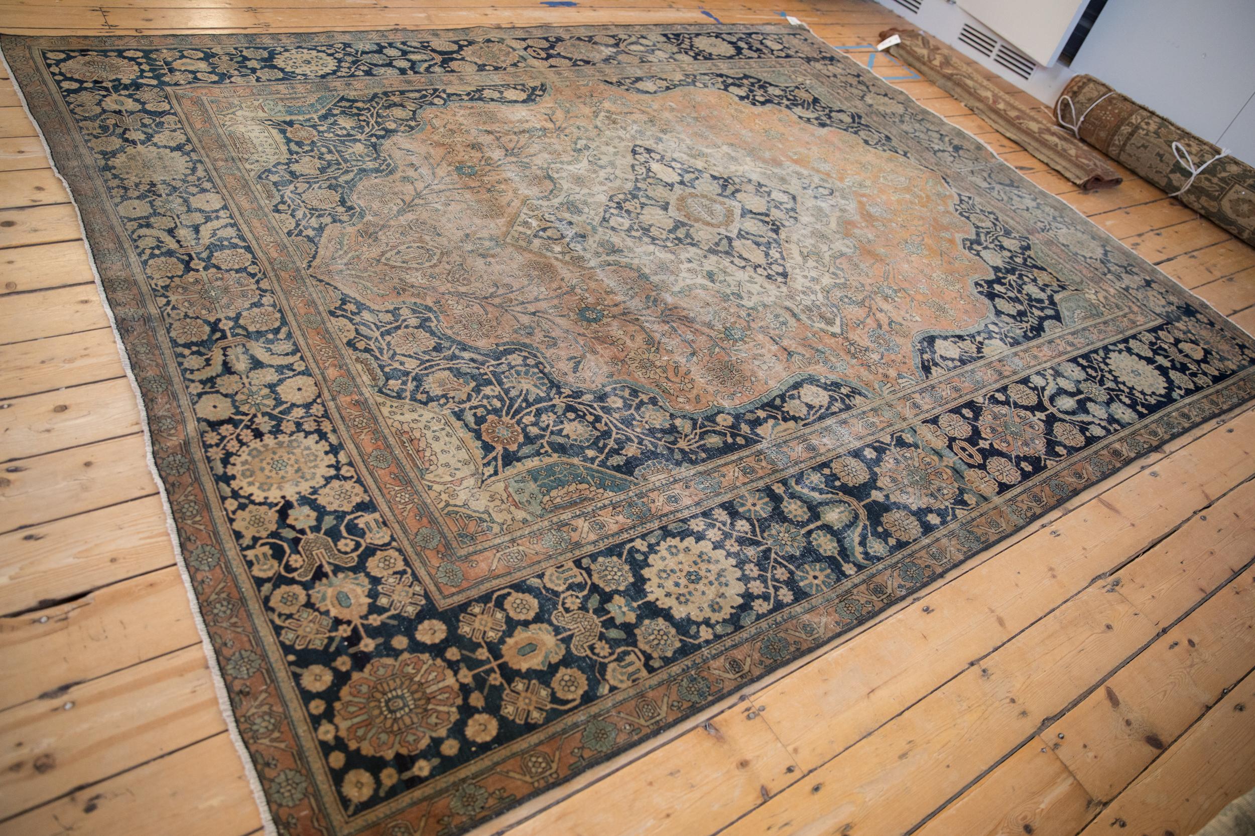 Antiker Mohtashem Kashan-Teppich im Zustand „Relativ gut“ im Angebot in Katonah, NY