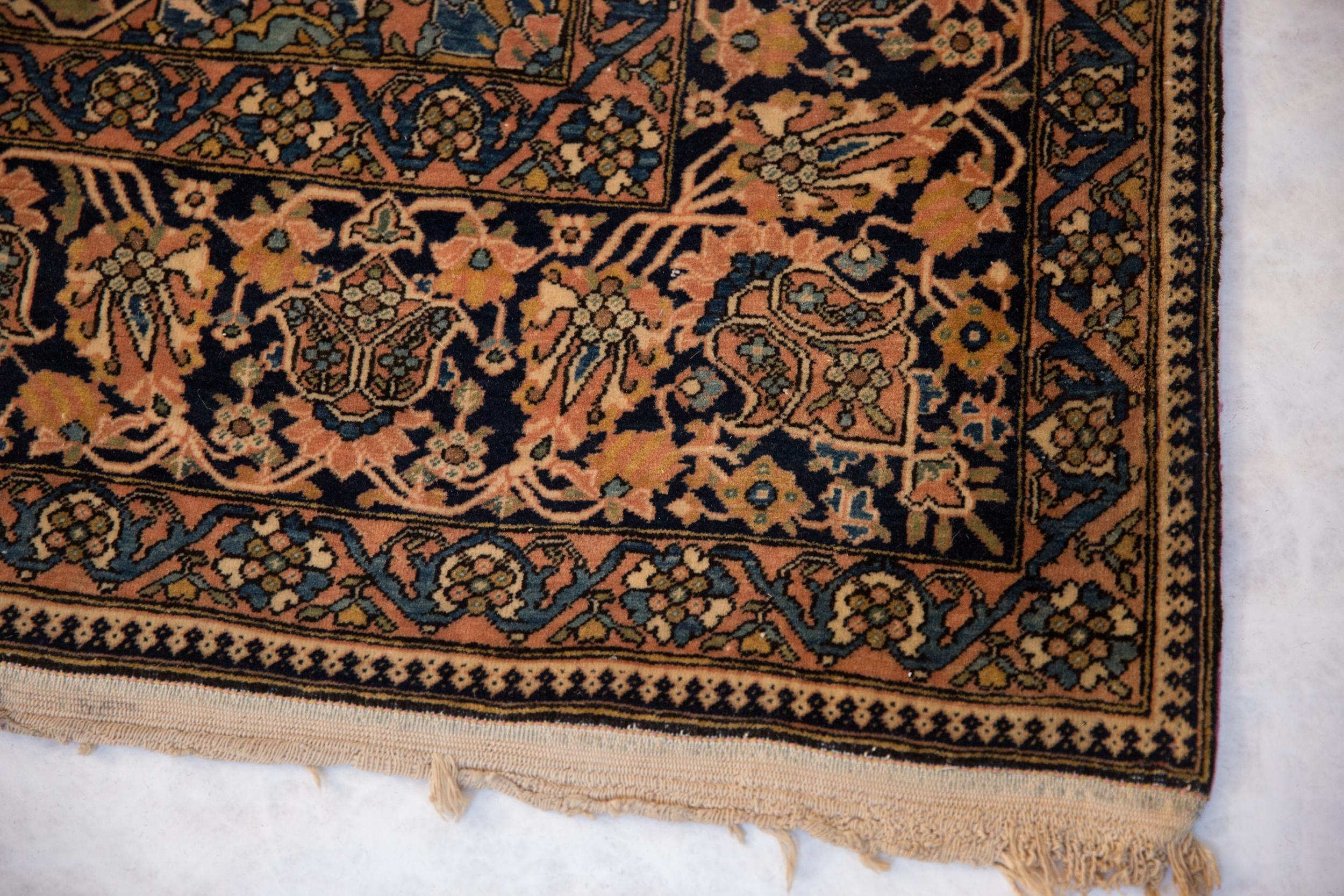 Antique Mohtashem Kashan Rug For Sale 1