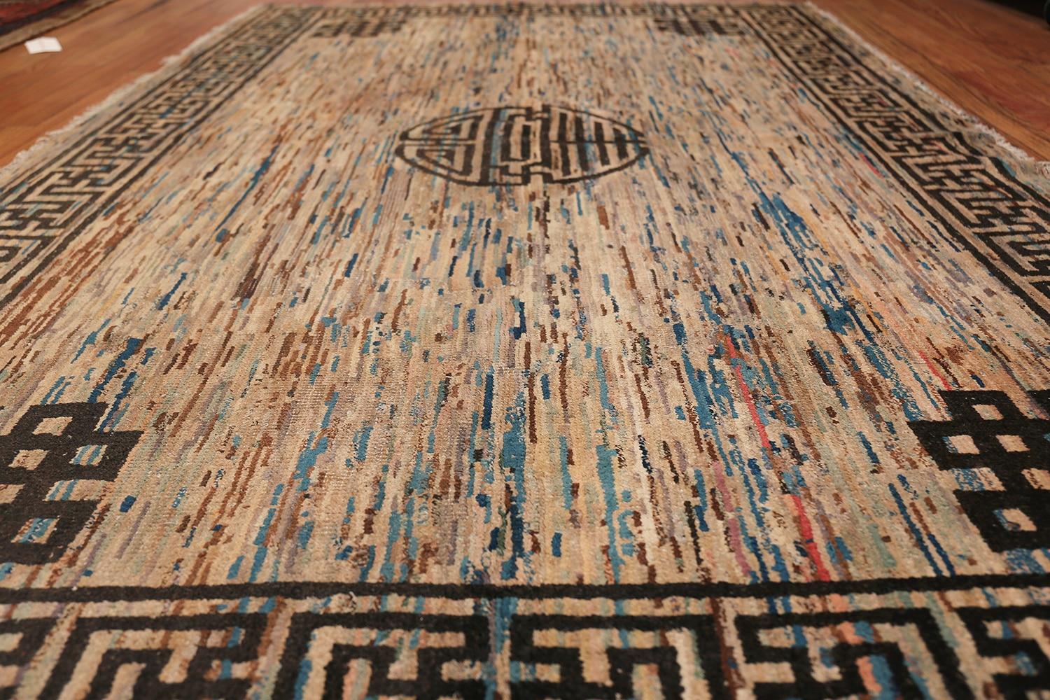 Artistic Soft Colored Antiker mongolischer Teppich 5 ft 3 in x 8 ft 9 in (Mongolisch) im Angebot
