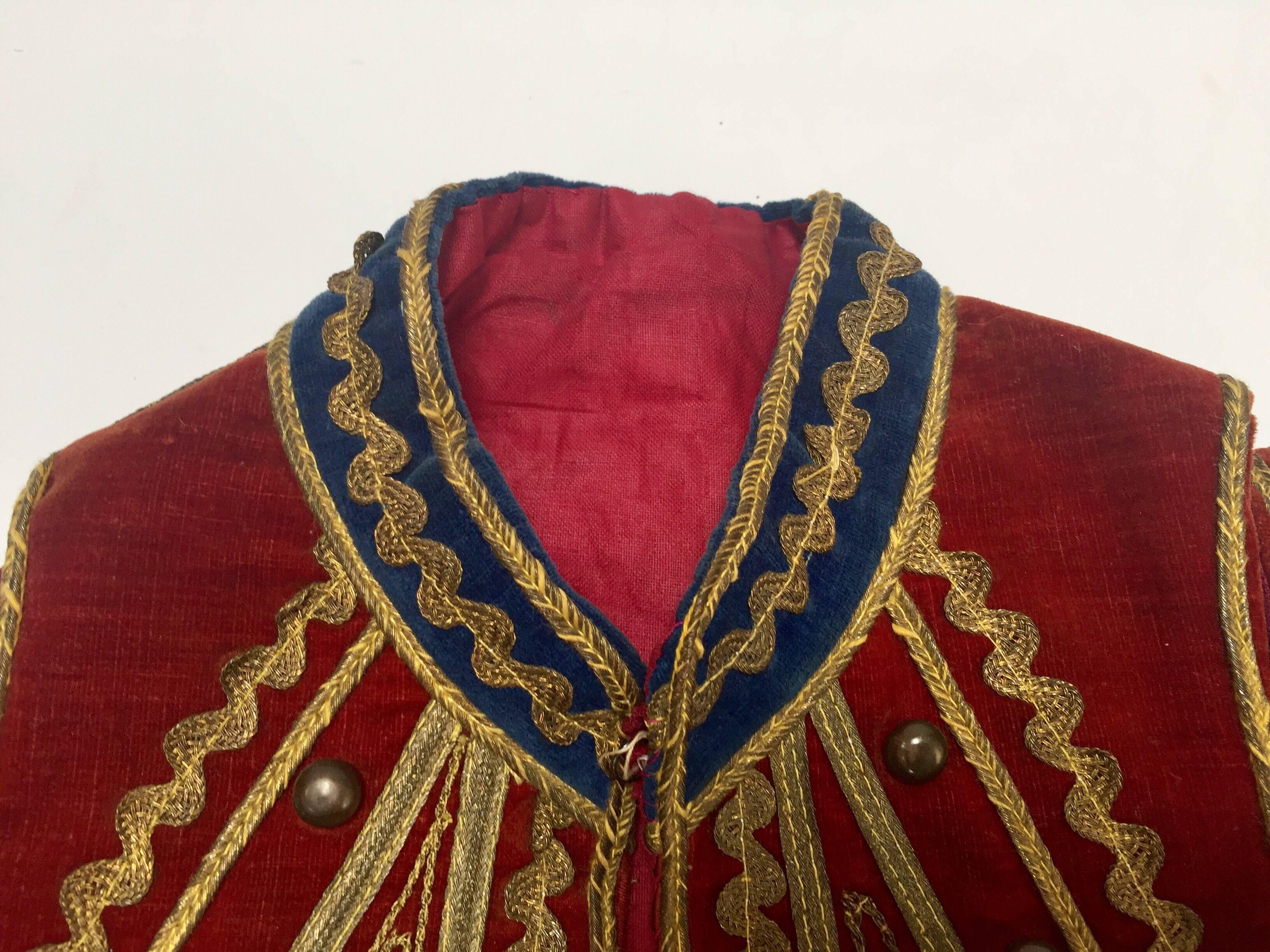 Antique Red Velvet Efe Zeybek Jacket Turkish Vest with Gold Embroidery In Good Condition For Sale In North Hollywood, CA