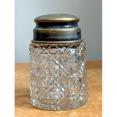 Pot de toilette ancien en verre à couvercle métallique, orné d'un monogramme