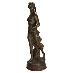 Sculpture monumentale en bronze ancienne « La Vestale » d'E. Drouot, 19ème siècle