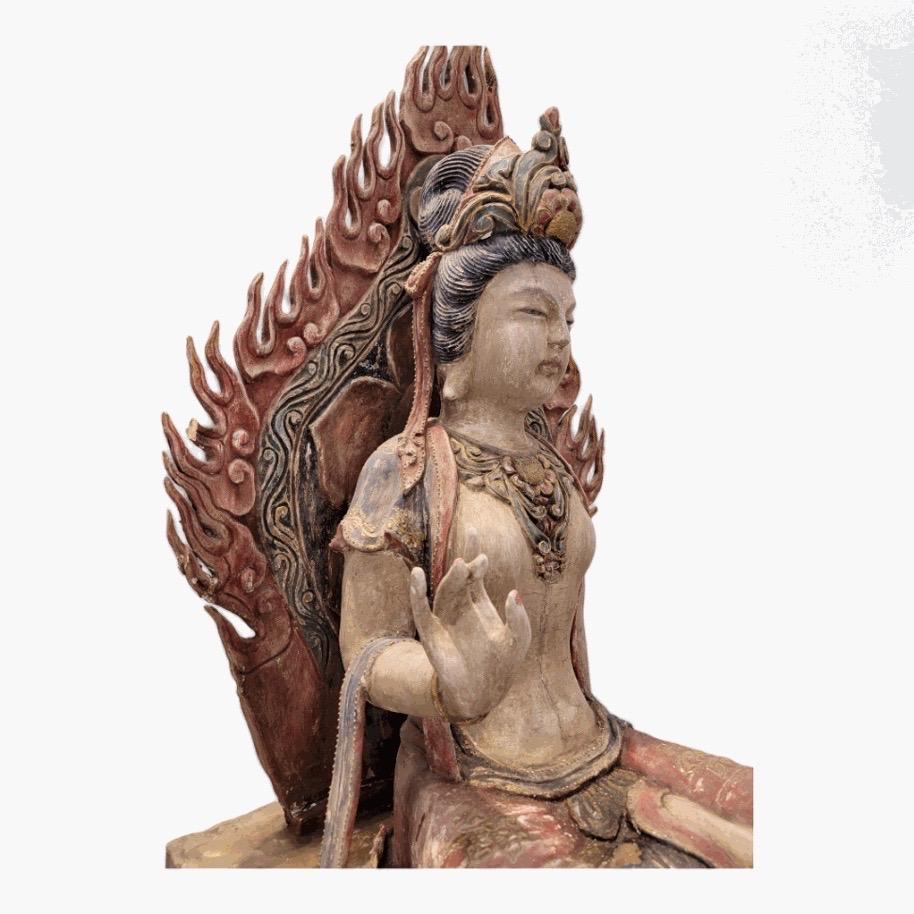 Antike Monumentale chinesische geschnitzte, geschnitzte Mandorla-Statues in Form von Skulpturen – 2er-Set im Zustand „Gut“ im Angebot in Chicago, IL
