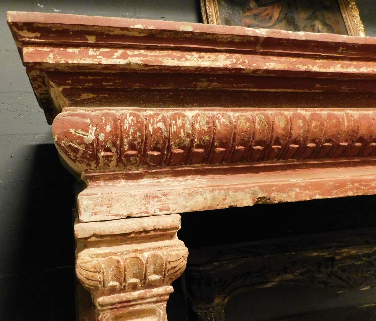 Antique Monumental Fireplace in Carved Stone, 16th Century from Castle in Italy For Sale 3