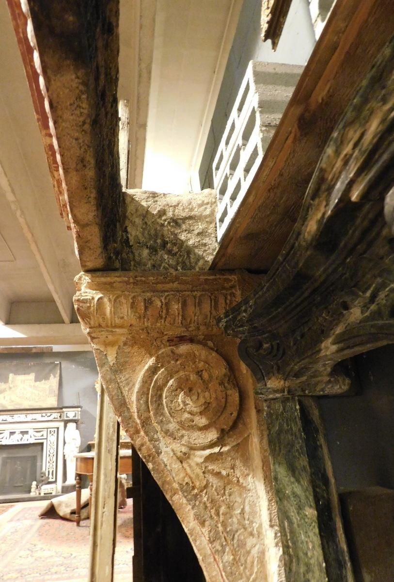 Antique Monumental Fireplace in Carved Stone, 16th Century from Castle in Italy For Sale 6