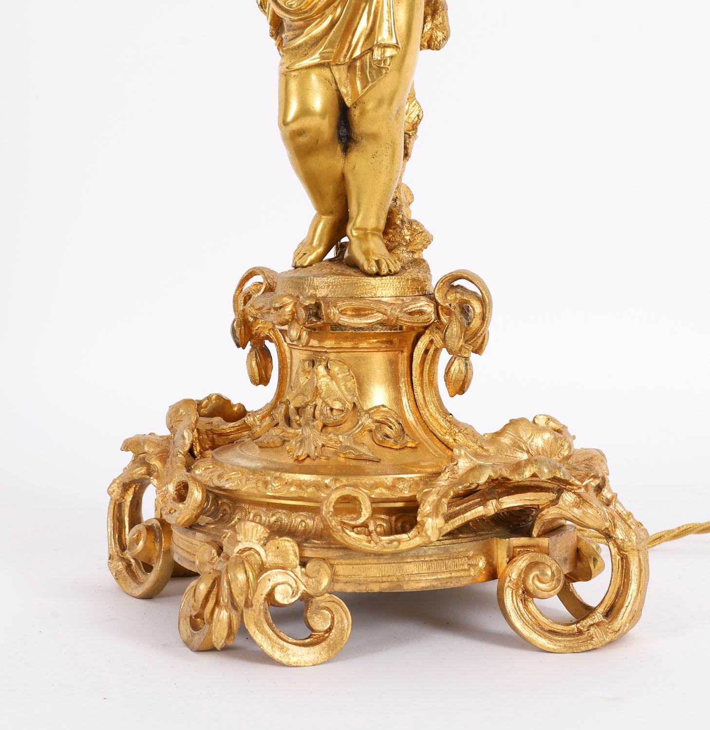 Ancienne lampe de table monumentale en bronze doré avec chérubin 19ème siècle en vente 8