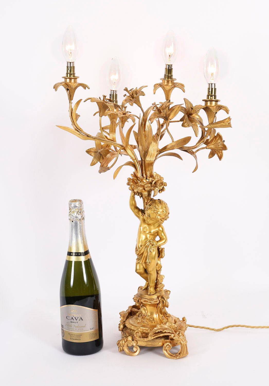 Ancienne lampe de table monumentale en bronze doré avec chérubin 19ème siècle en vente 11