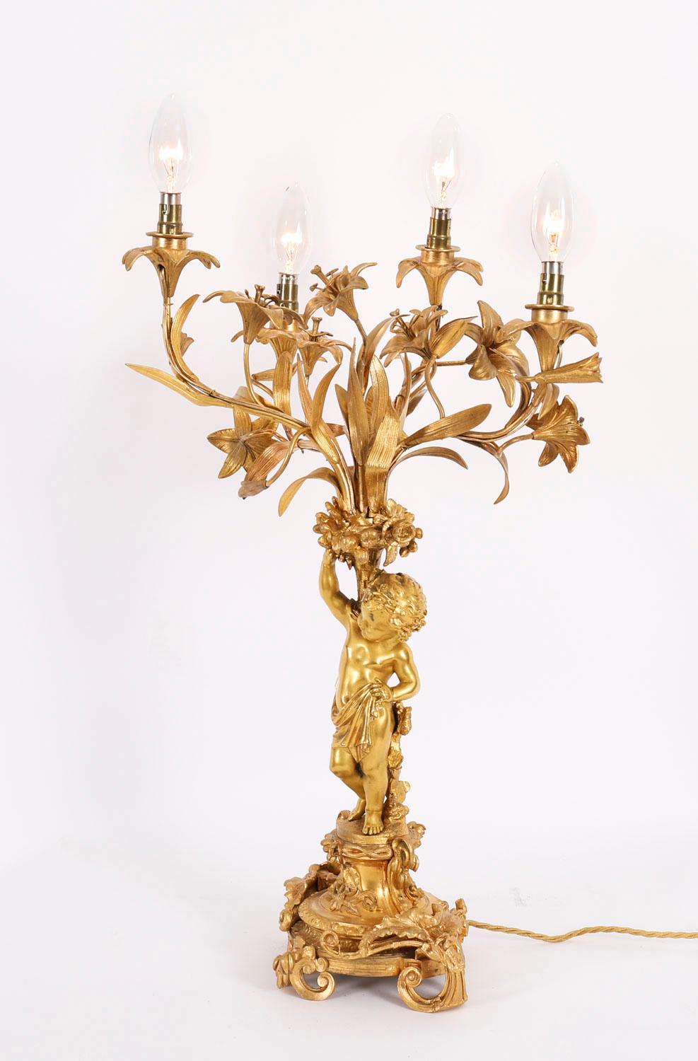Ancienne lampe de table monumentale en bronze doré avec chérubin 19ème siècle en vente 12
