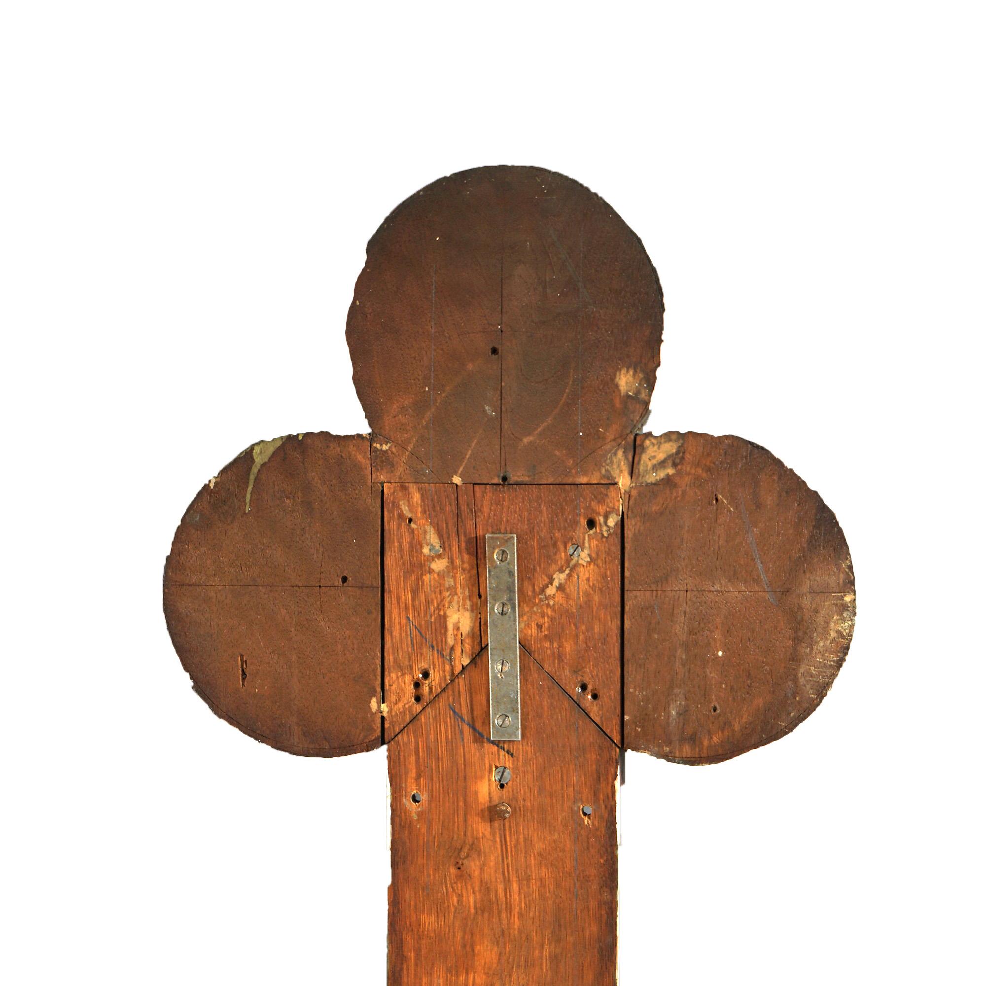 Croix gothique monumentale d'antiquités en chêne sculpté, doré et polychromé 19ème siècle en vente 3