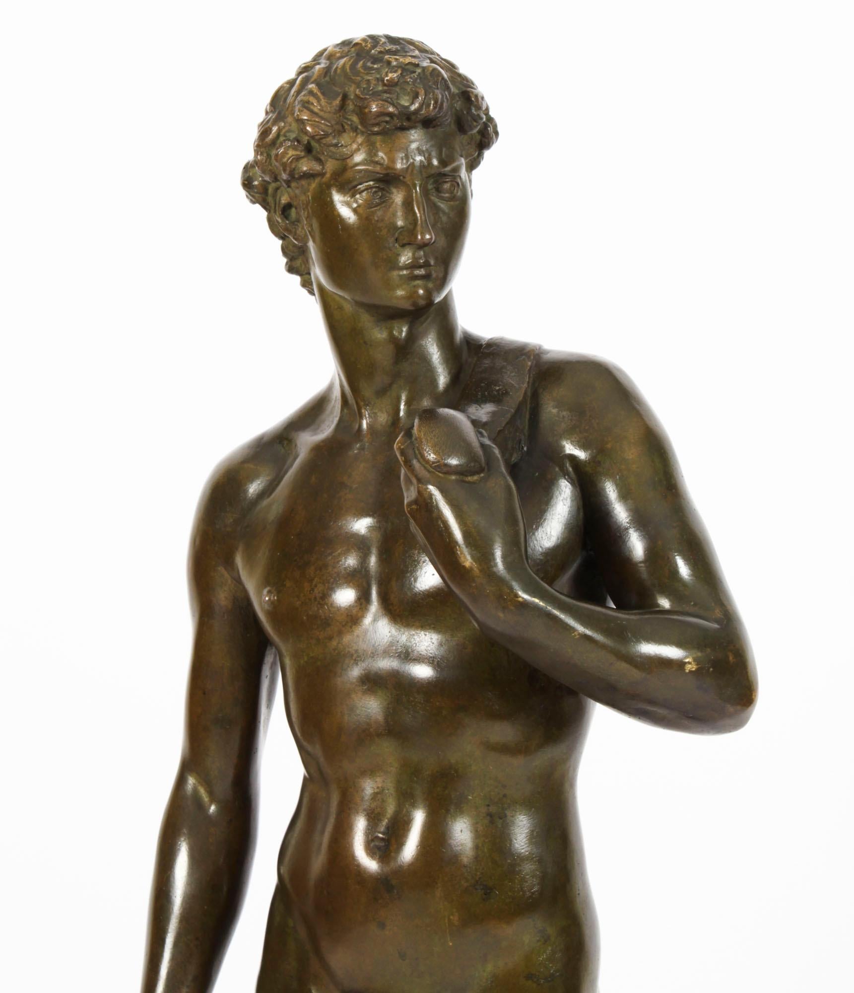 Antike Monumentale Grand Tour Bronze von Michelangelo David aus dem 19. Jahrhundert im Angebot 3