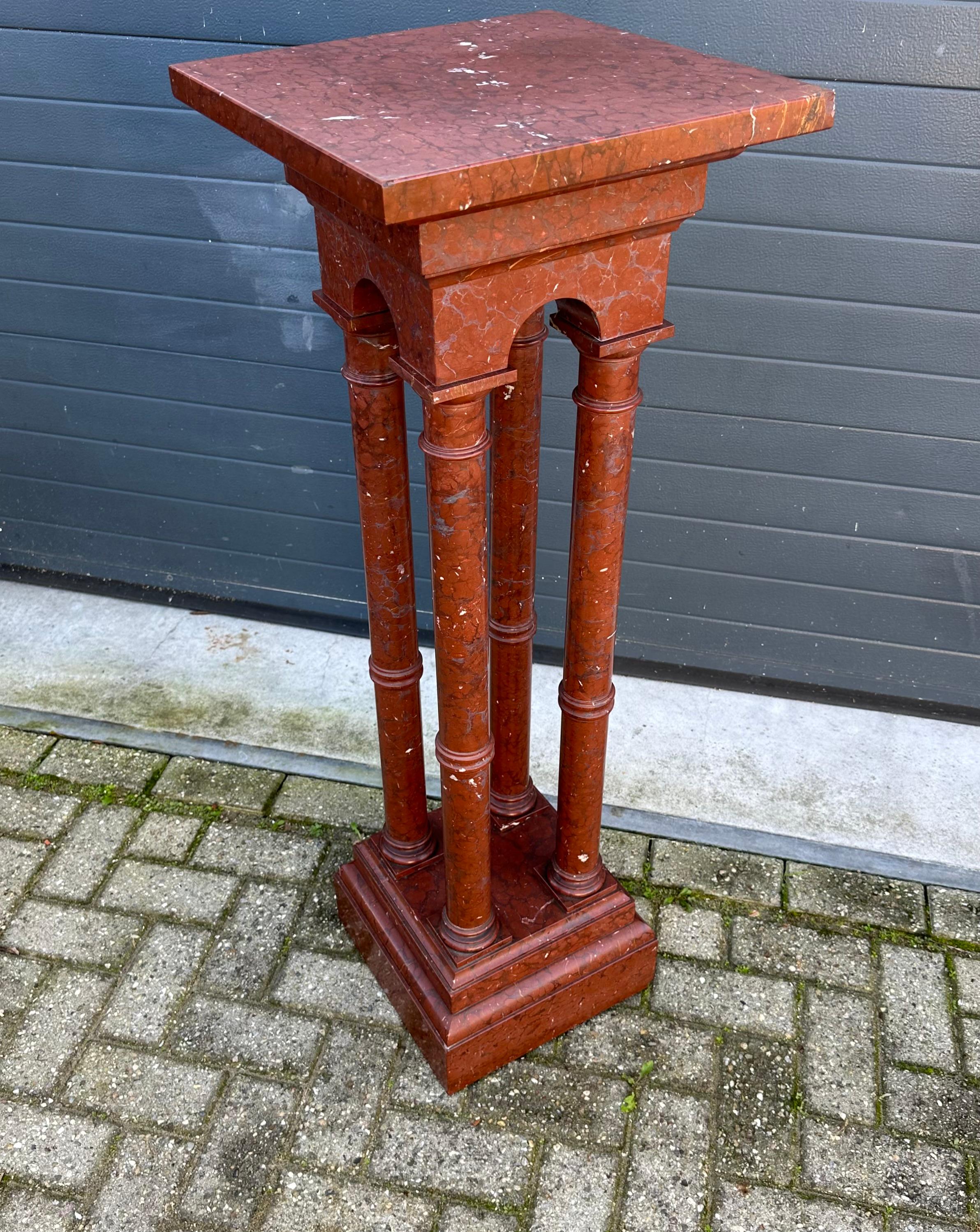 Antike & Monumental Hand Crafted Rouge Griotte Marmor Säulen The Pedestal Stand im Angebot 2