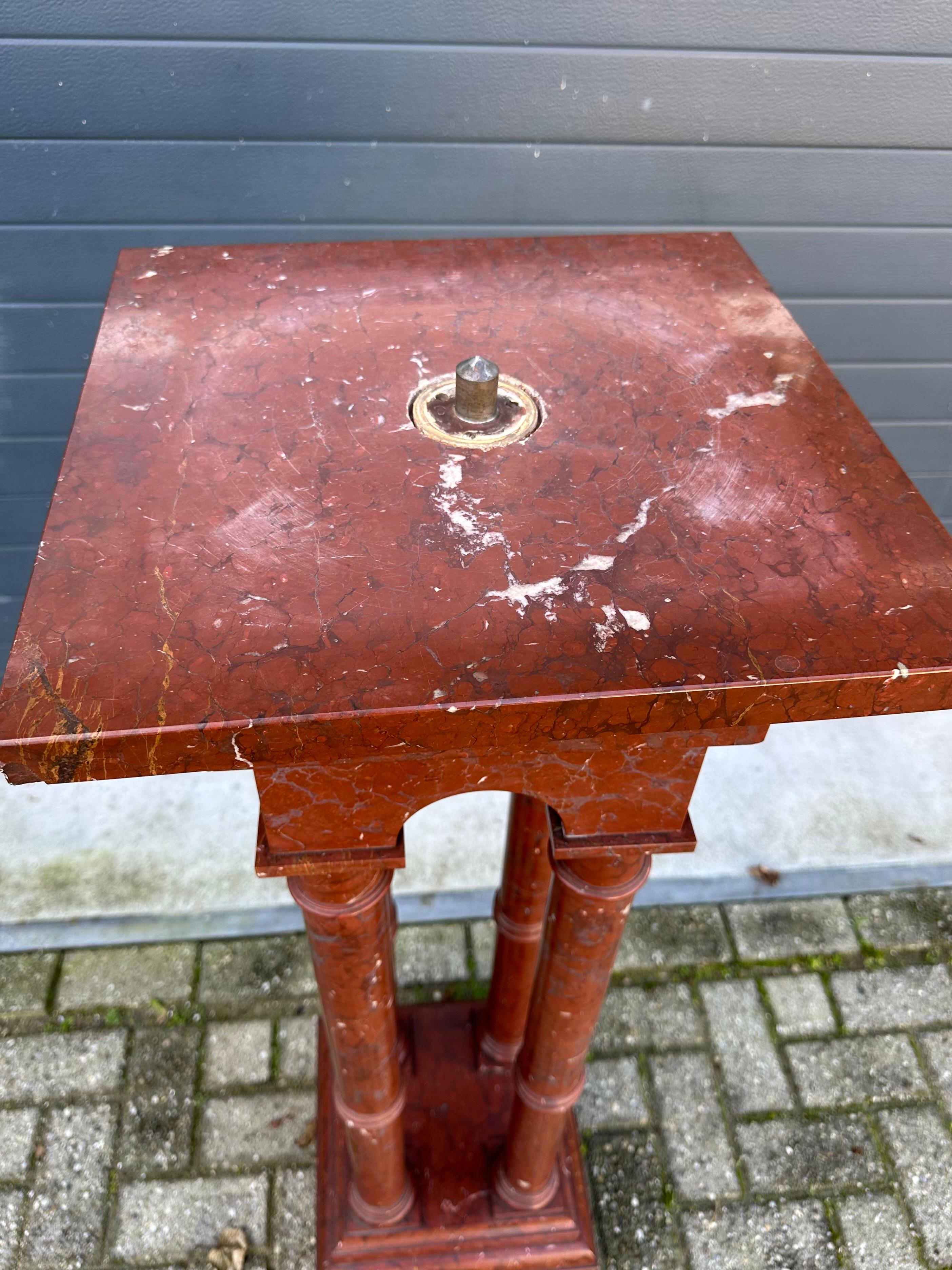 Antike & Monumental Hand Crafted Rouge Griotte Marmor Säulen The Pedestal Stand im Angebot 8