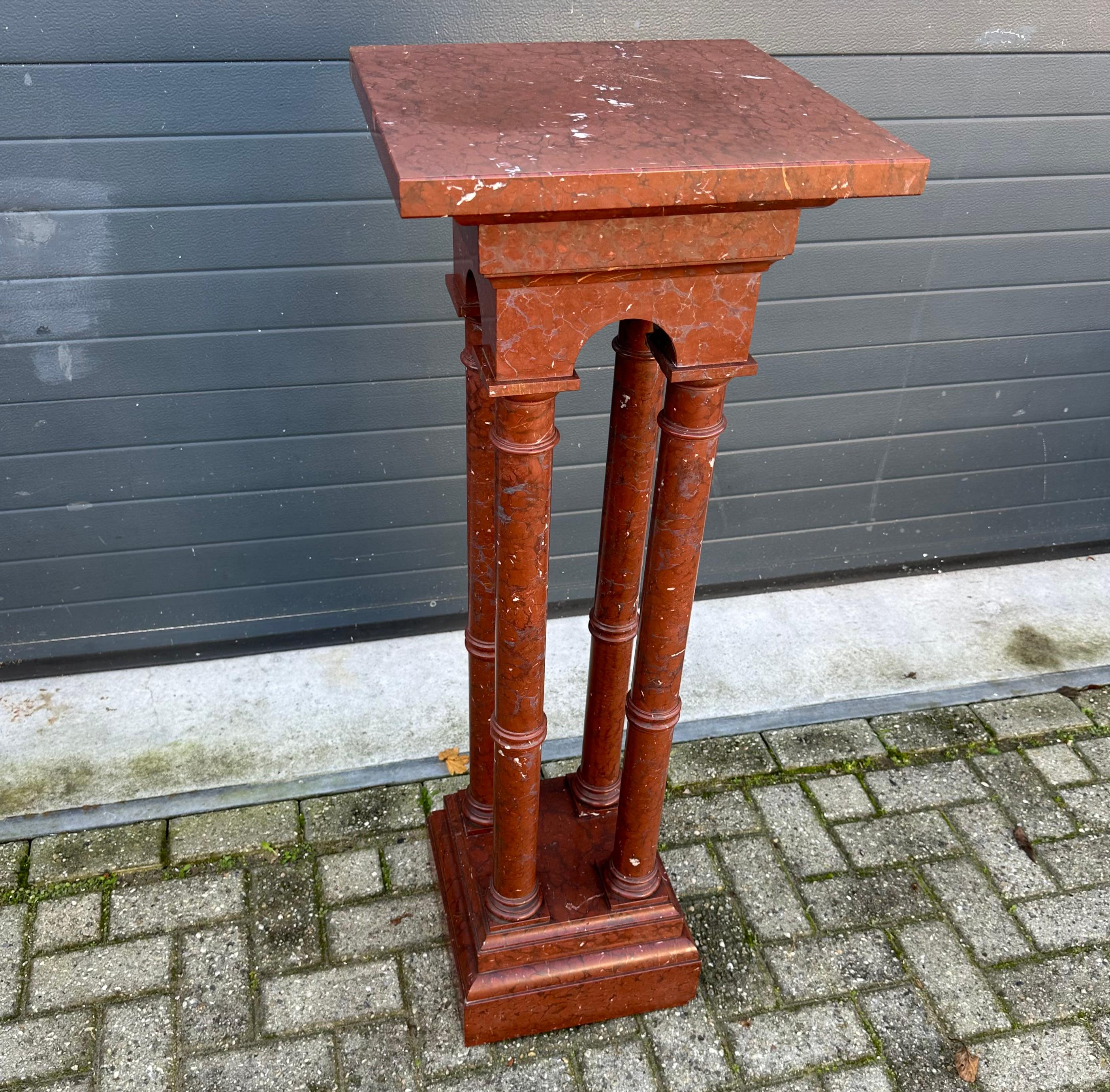 Antike & Monumental Hand Crafted Rouge Griotte Marmor Säulen The Pedestal Stand im Angebot 9