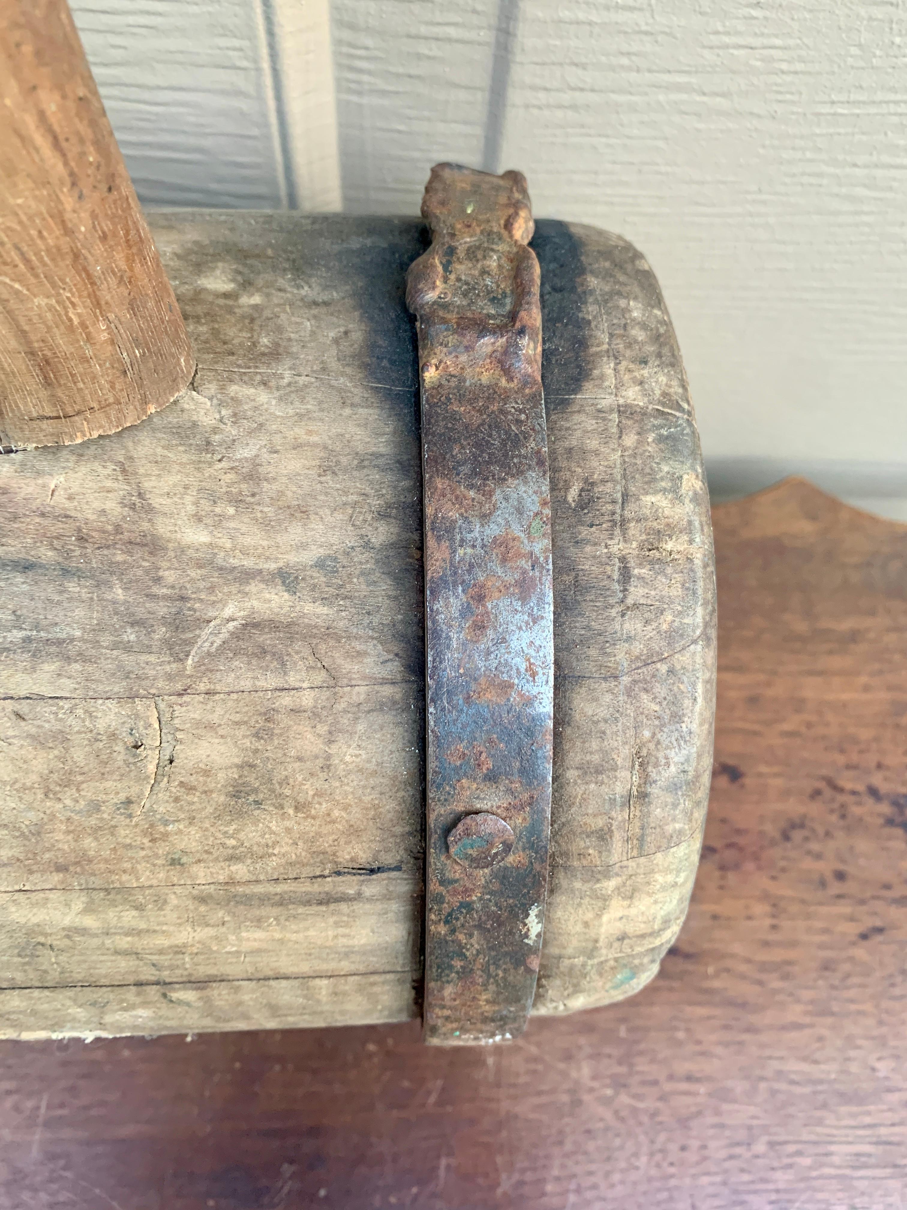 Fer forgé Antique Monumental Hand Made Wooden and Wrought Iron Carpenter's Mallet (maillet de charpentier en bois et en fer forgé) en vente