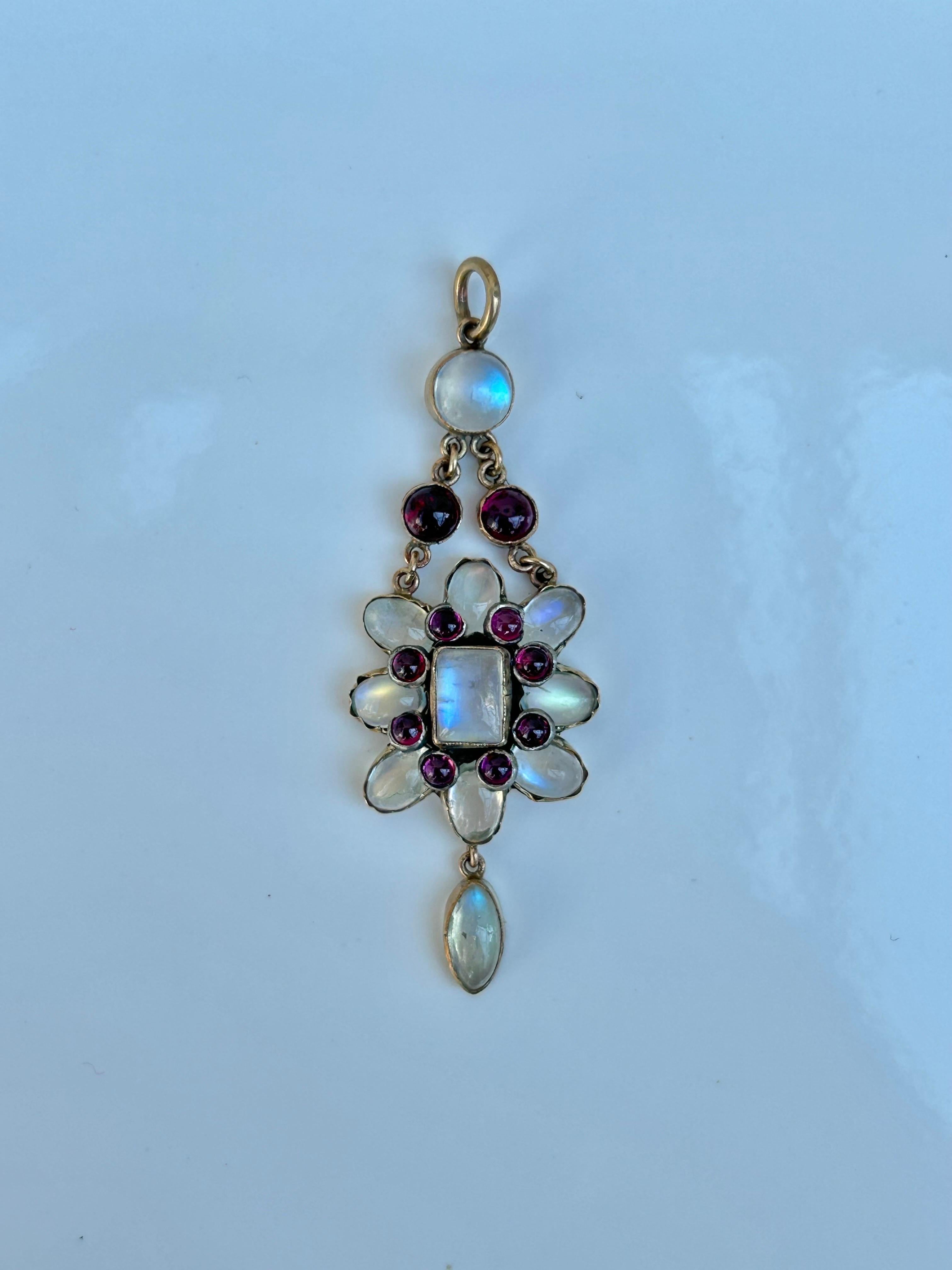 Antique Moonstone and Cabochon Ruby Gold Pendant

The prettiest moonstone and Ruby pendant, truly beautiful!
Chain not included 

The item comes without the box in the photo but will be presented in a Howard’s Antique gift book

Measurements: weight