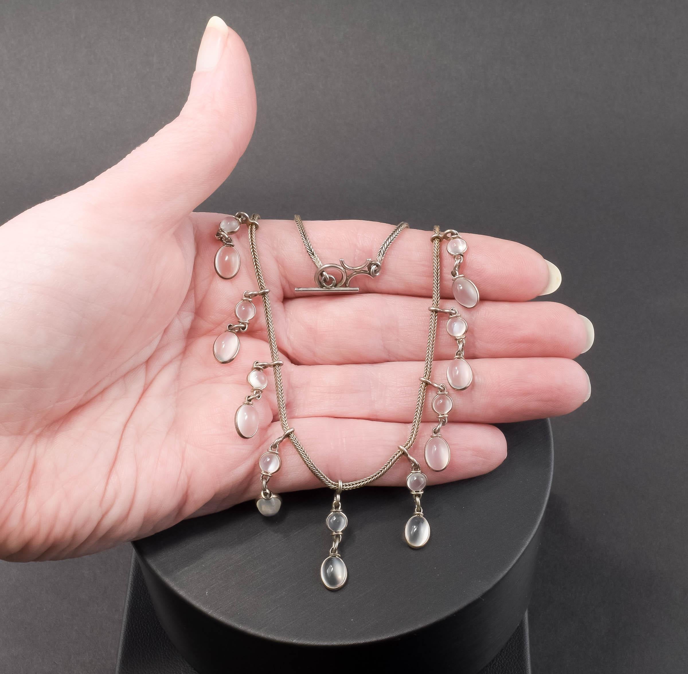Antike Mondstein Cabochon Tropfen Fransen Feston Silber Halskette im Zustand „Gut“ im Angebot in Danvers, MA
