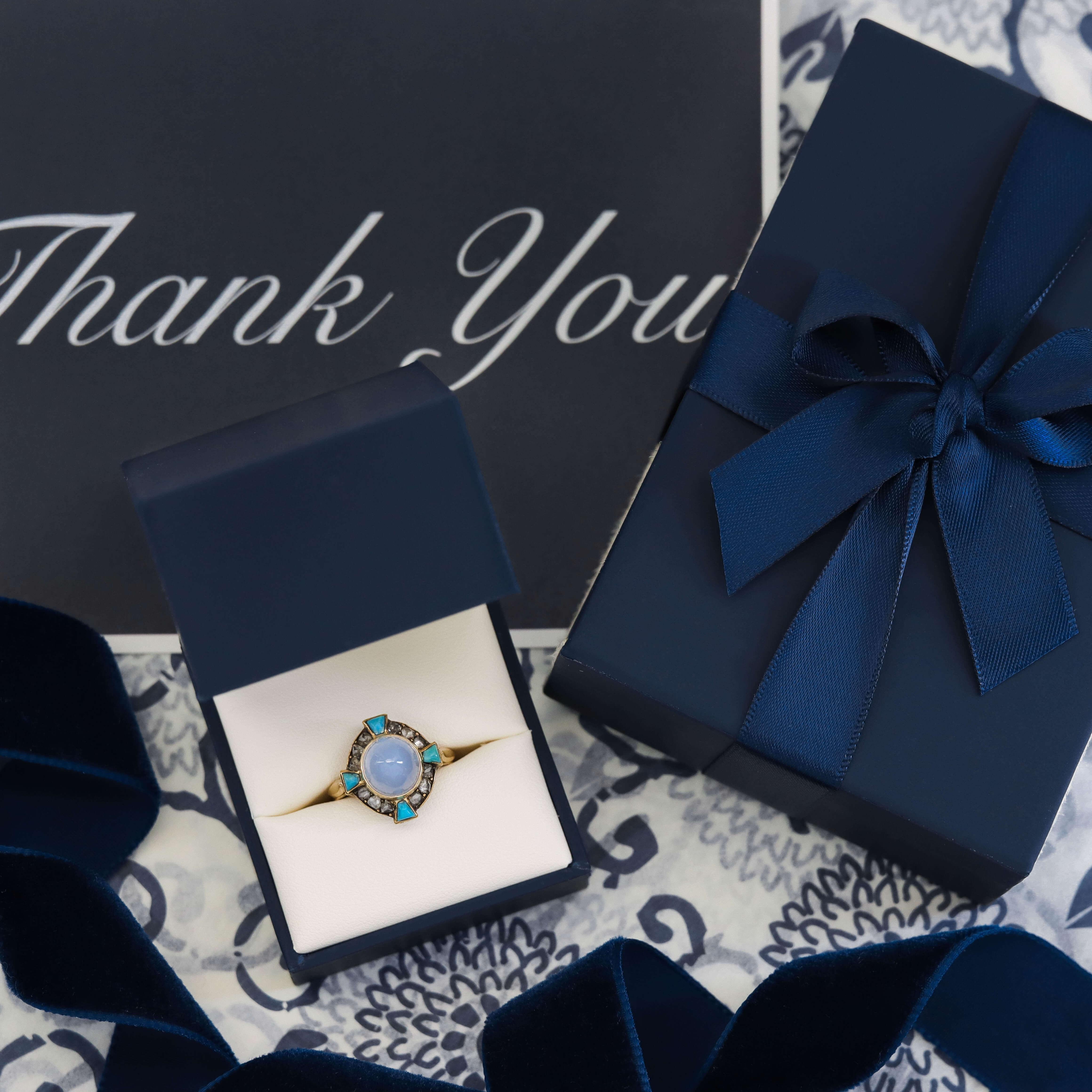 Charm antique en platine avec camée en pierre de lune en vente 4