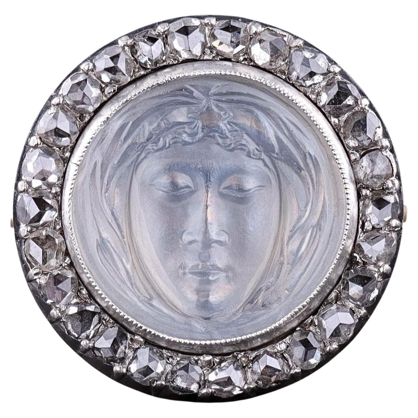 Antique Moonstone Cameo Ring of 14k Gold For Sale